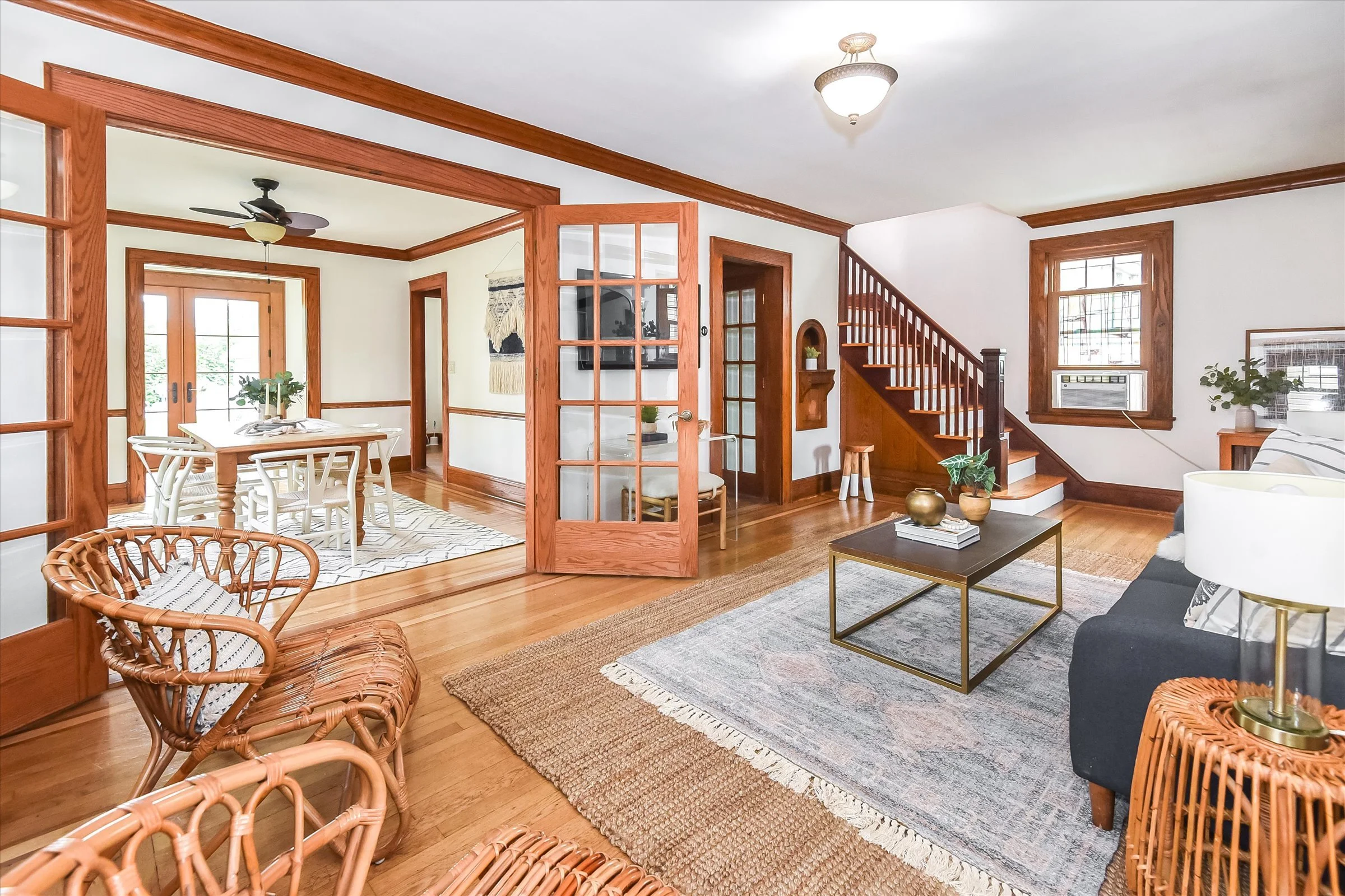 13-Living Room 3.jpg