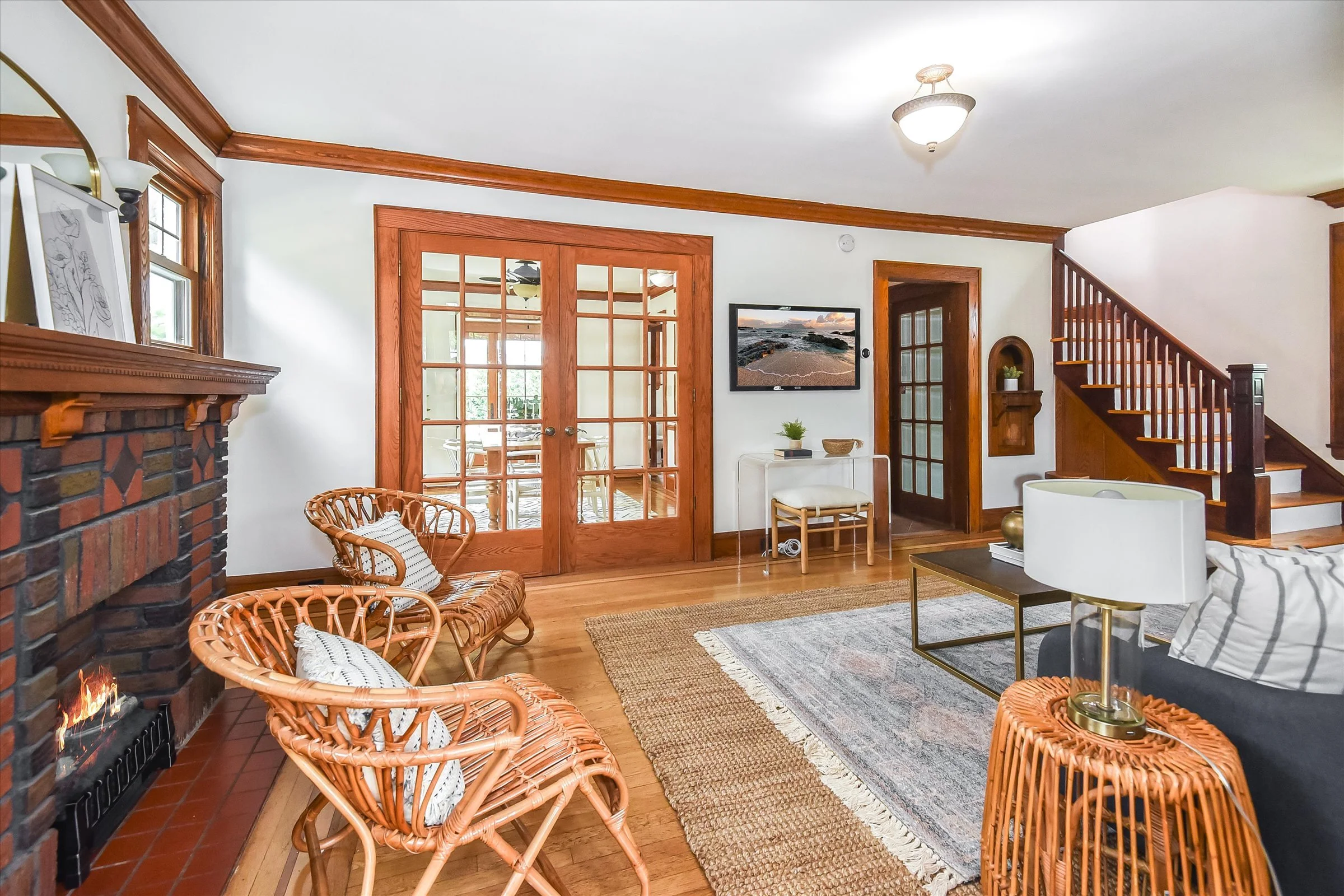 14-Living Room 4.jpg