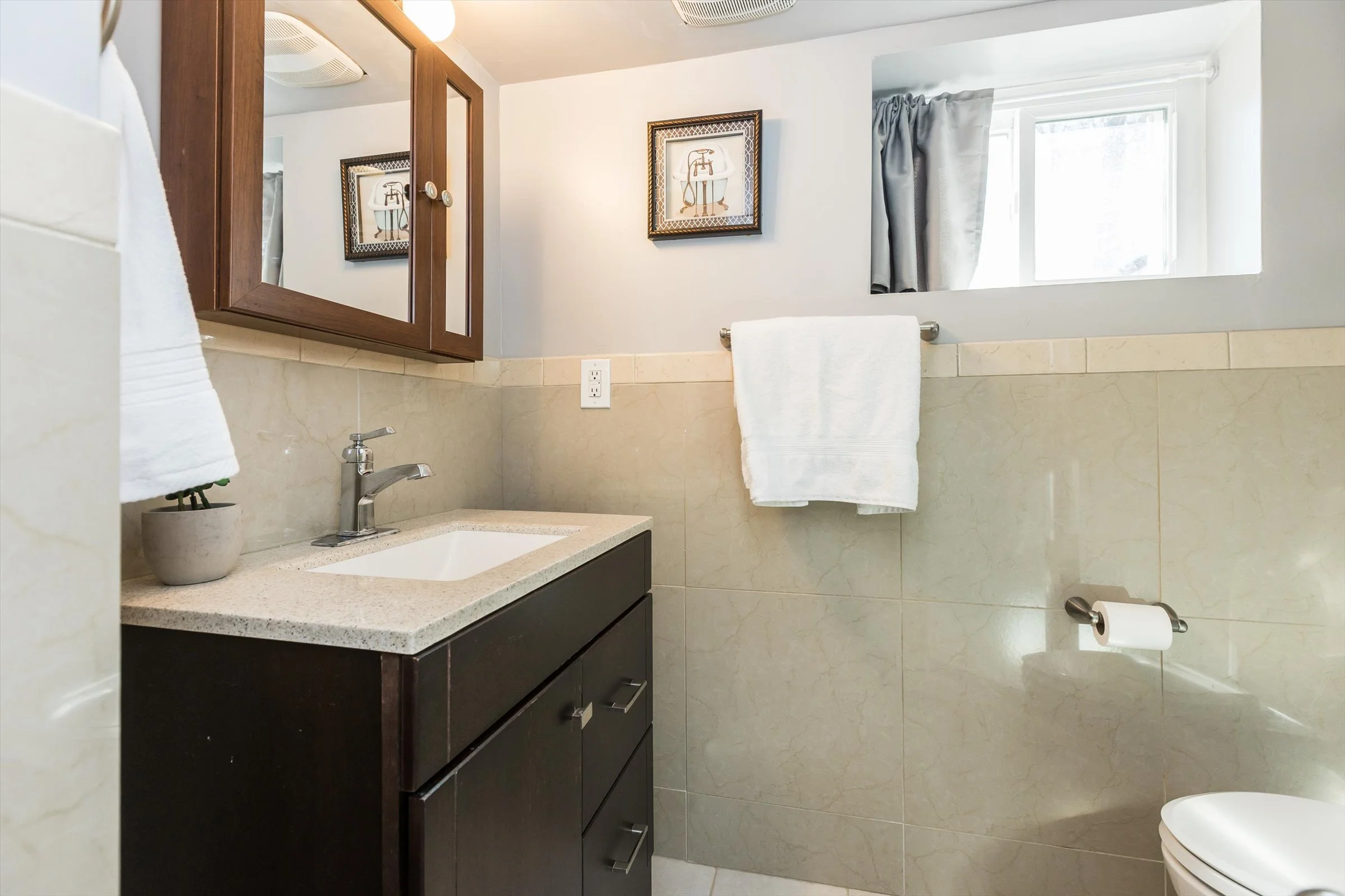 43-Lower Level Unit.jpg