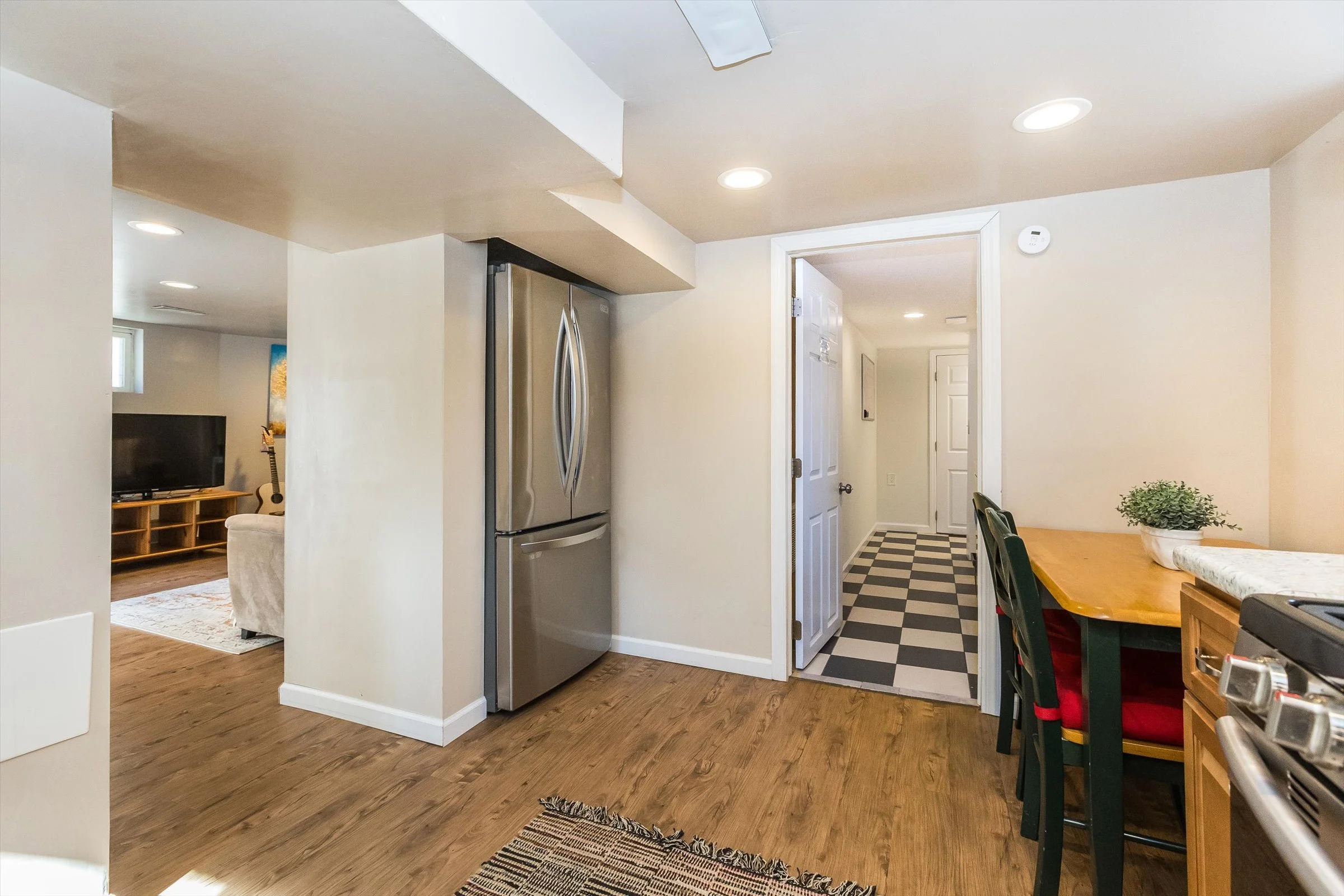 40-Lower Level Unit.jpg