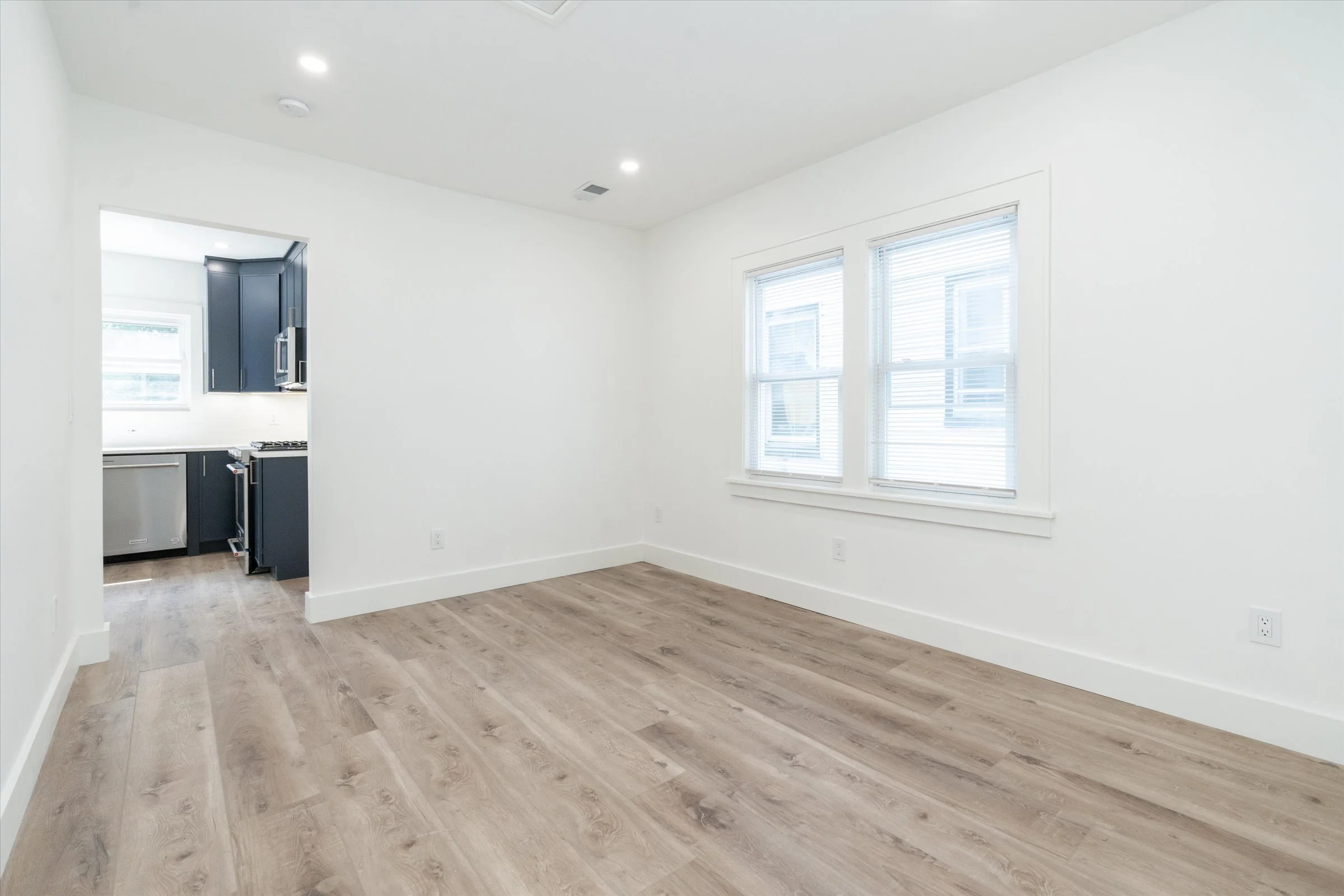 02-2 - Living area.jpg