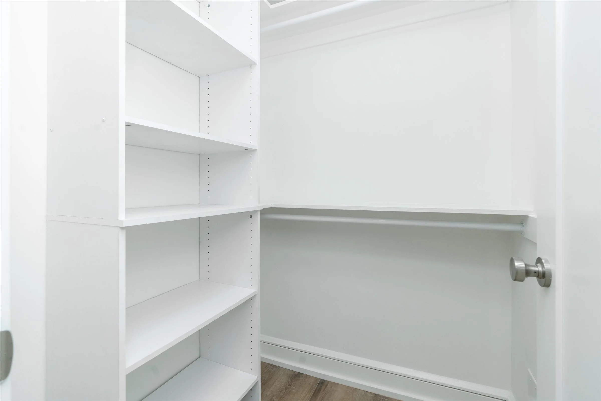 18-18 - Bed #2 WIC.jpg