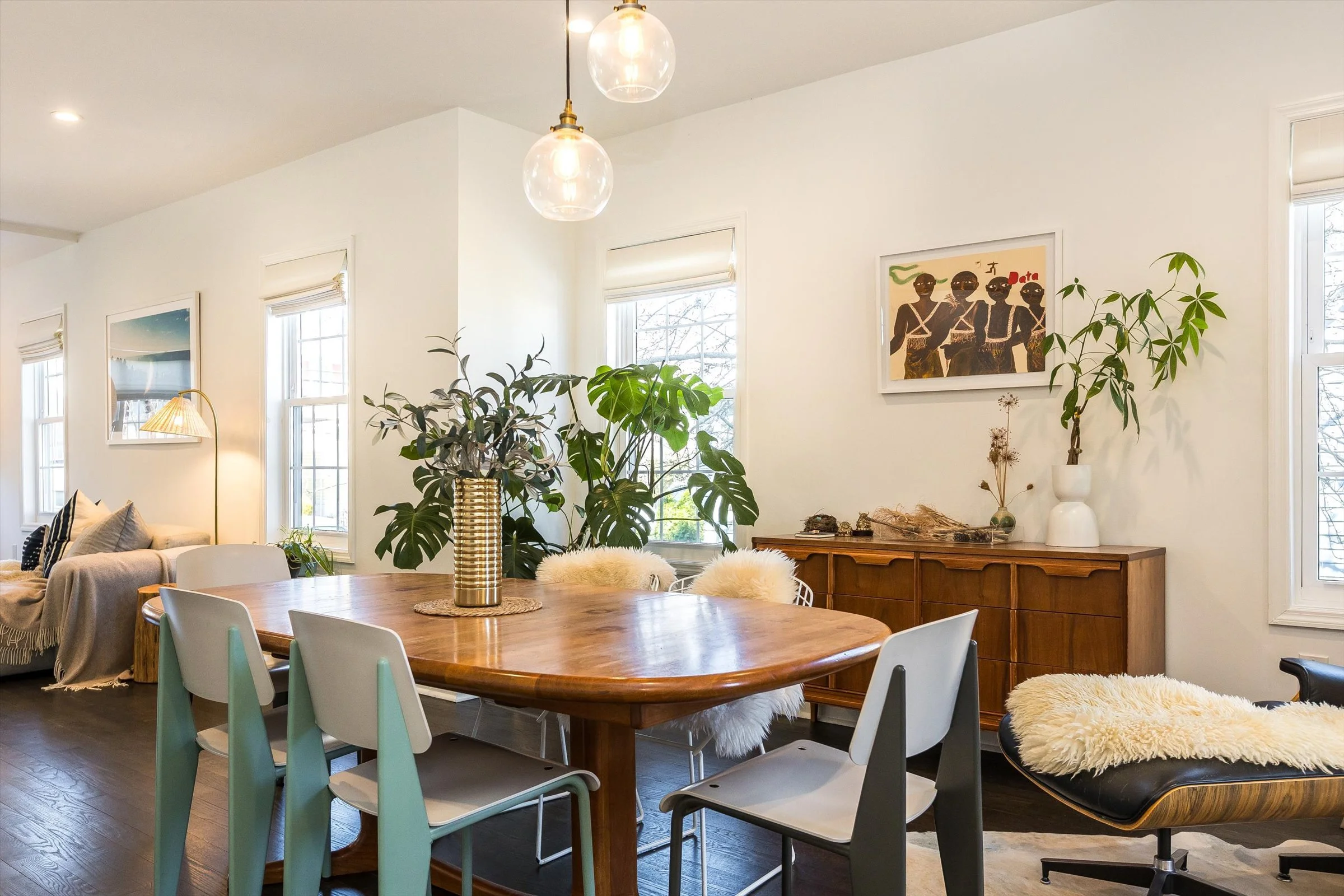 20-Dining Area.jpg