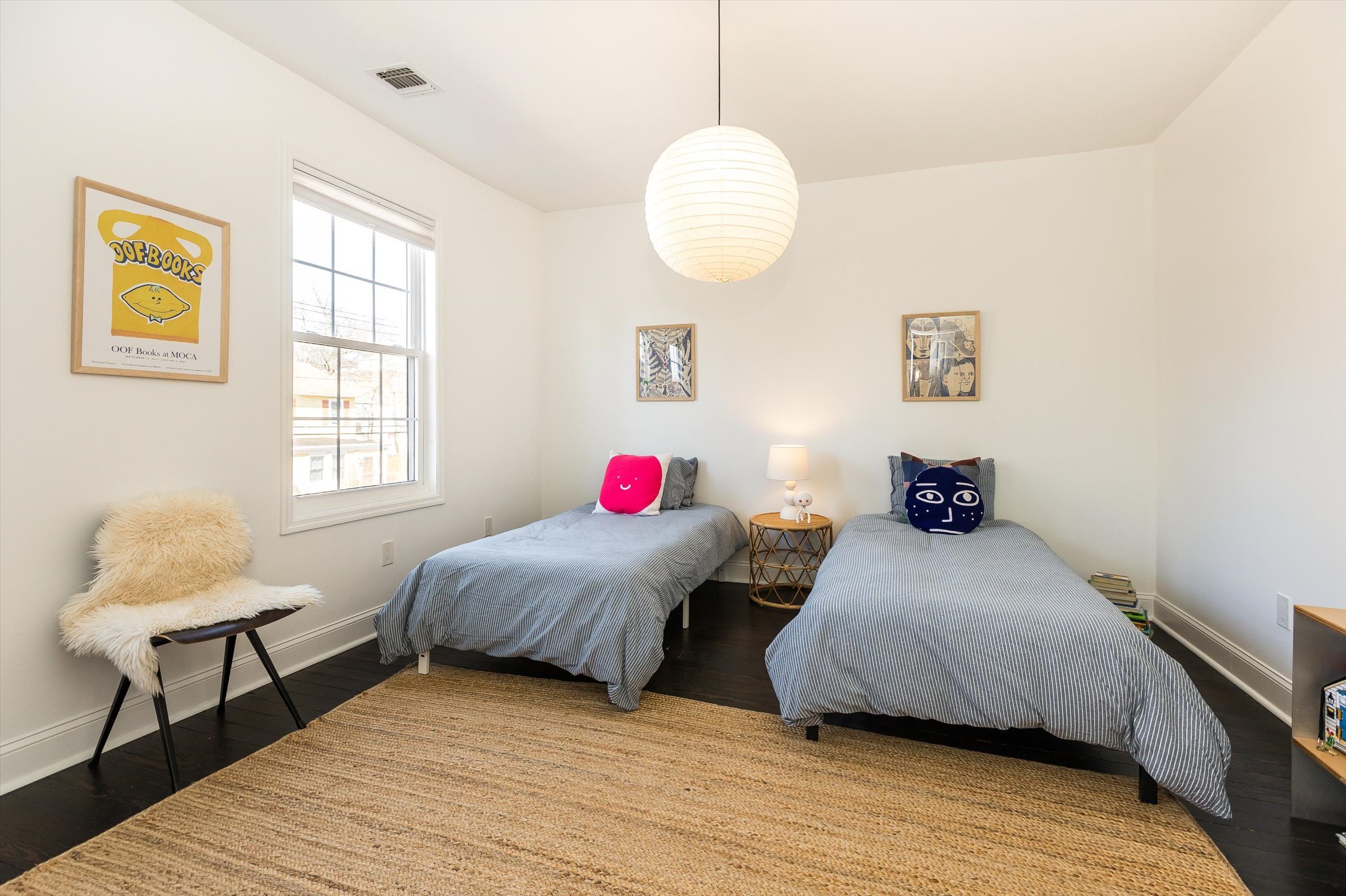 32-Bedroom.jpg