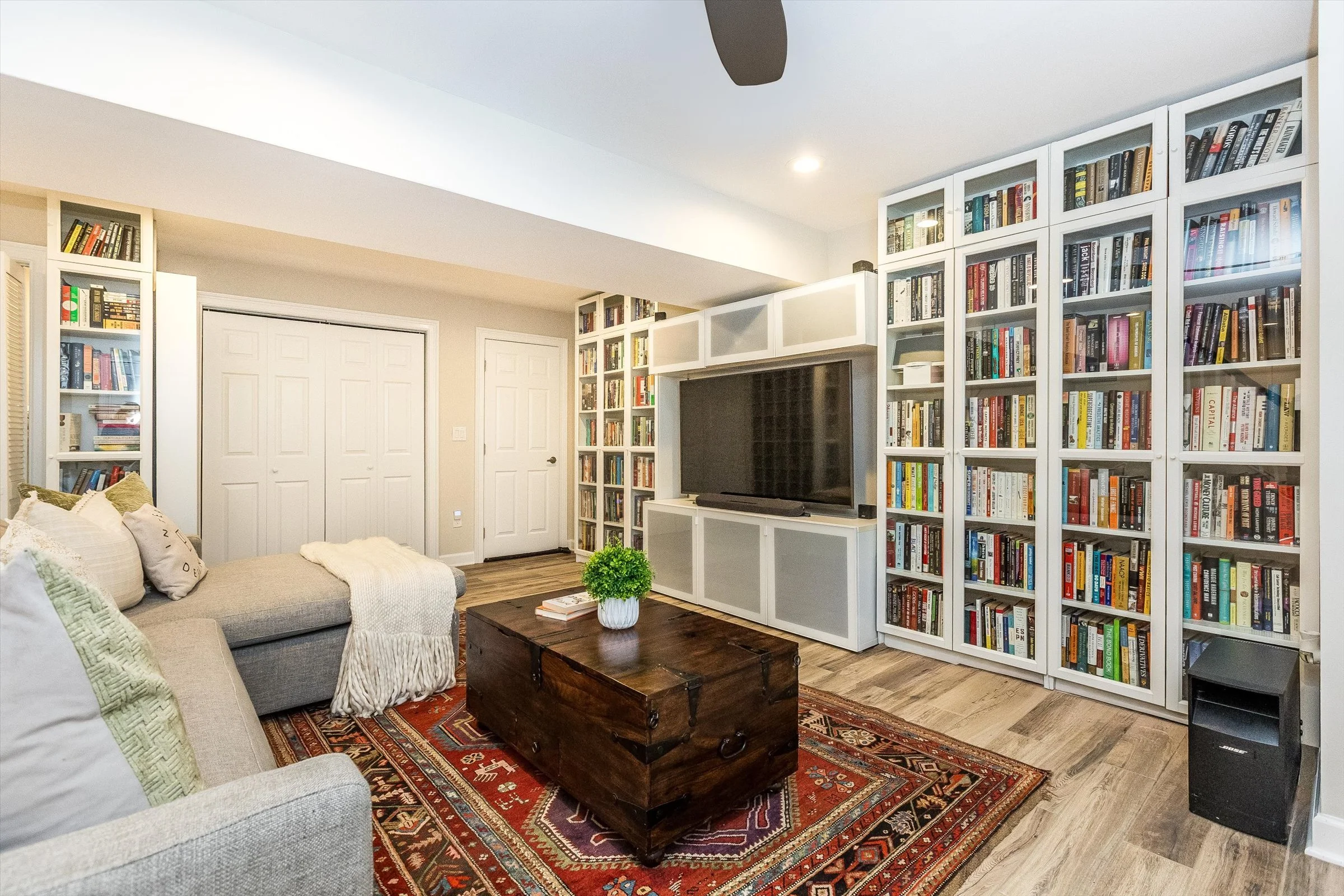 39-Family Room.jpg