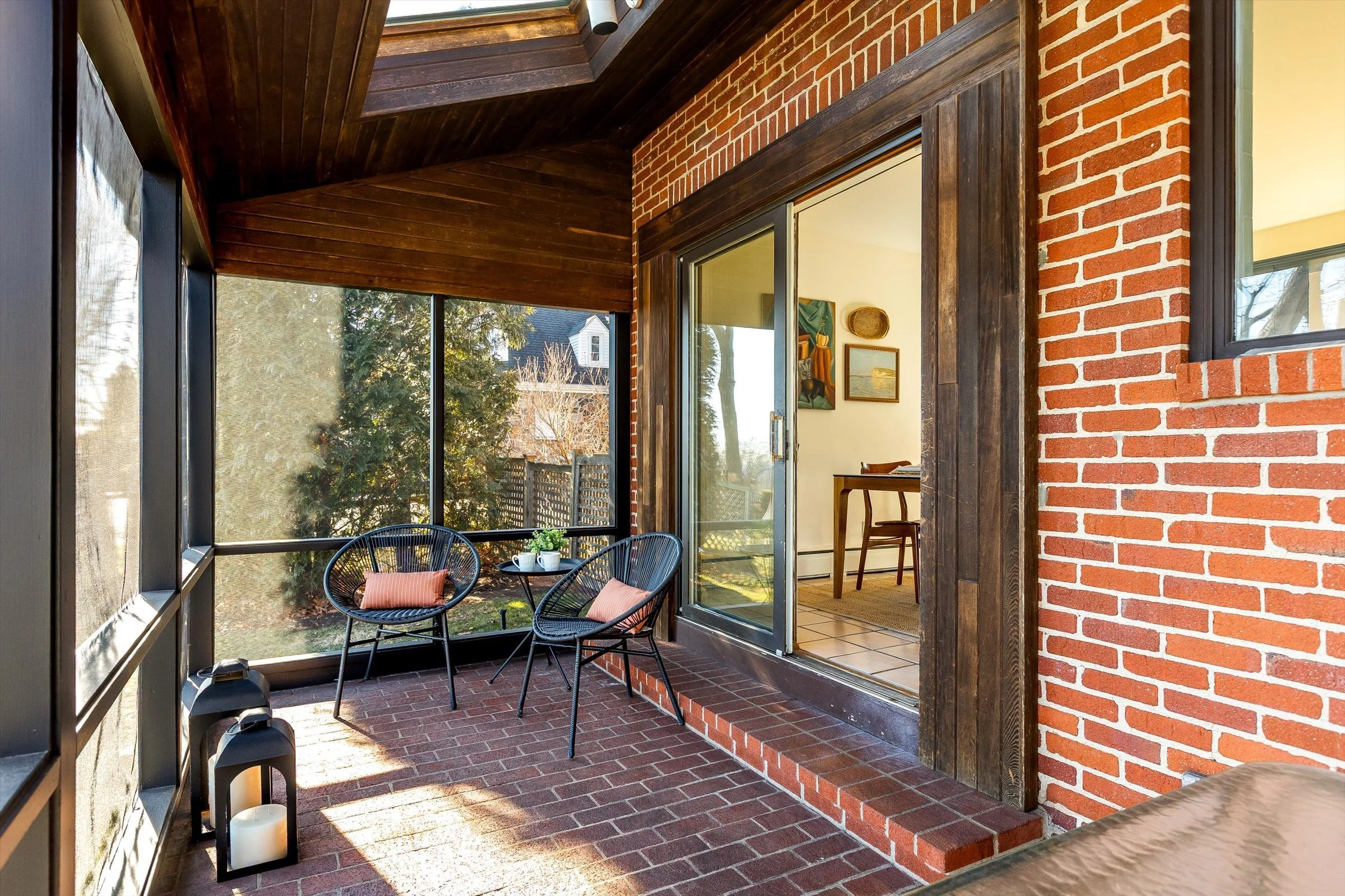 046-Screened Porch.jpg