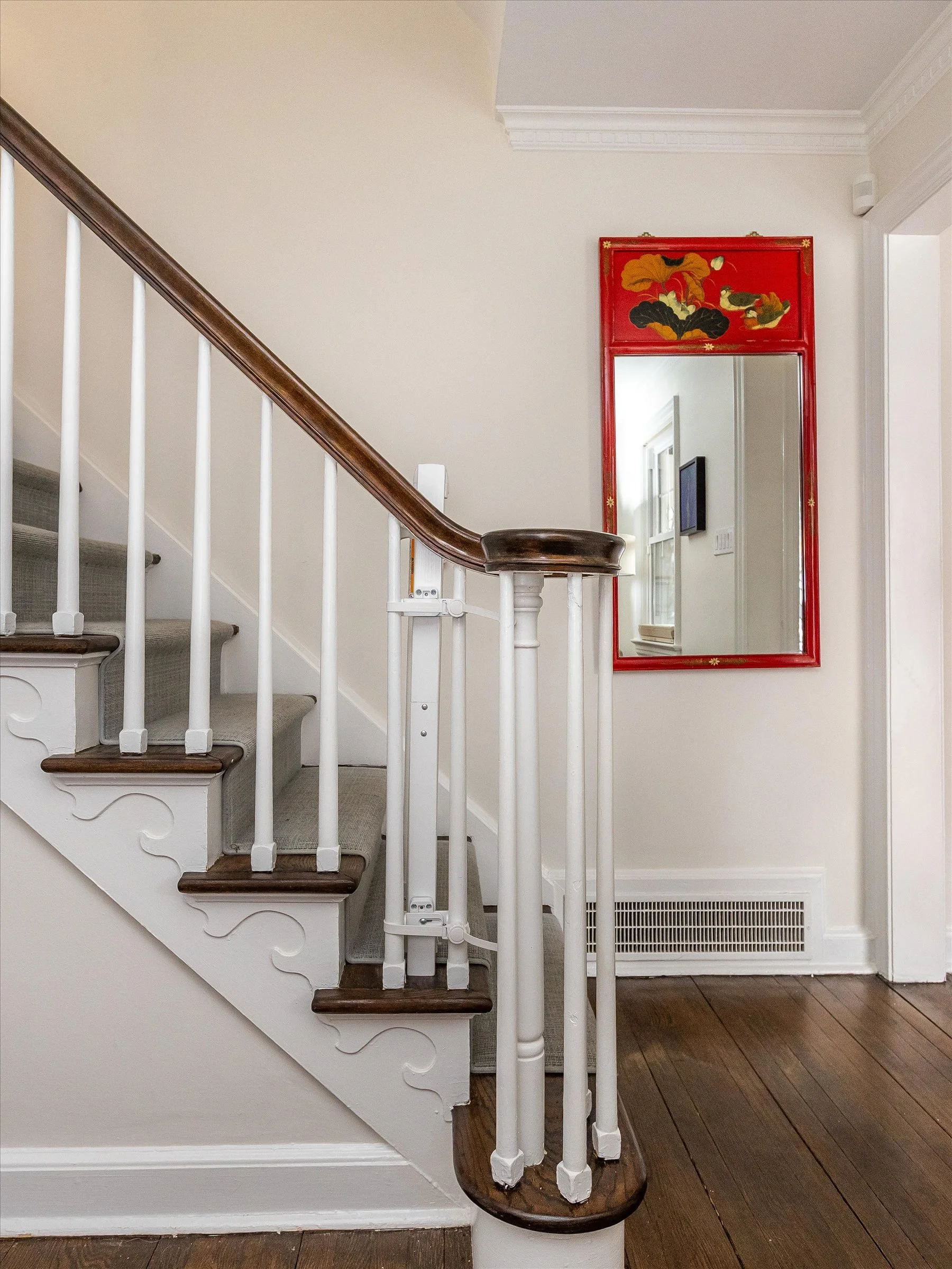 08-Entry Staircase.jpg