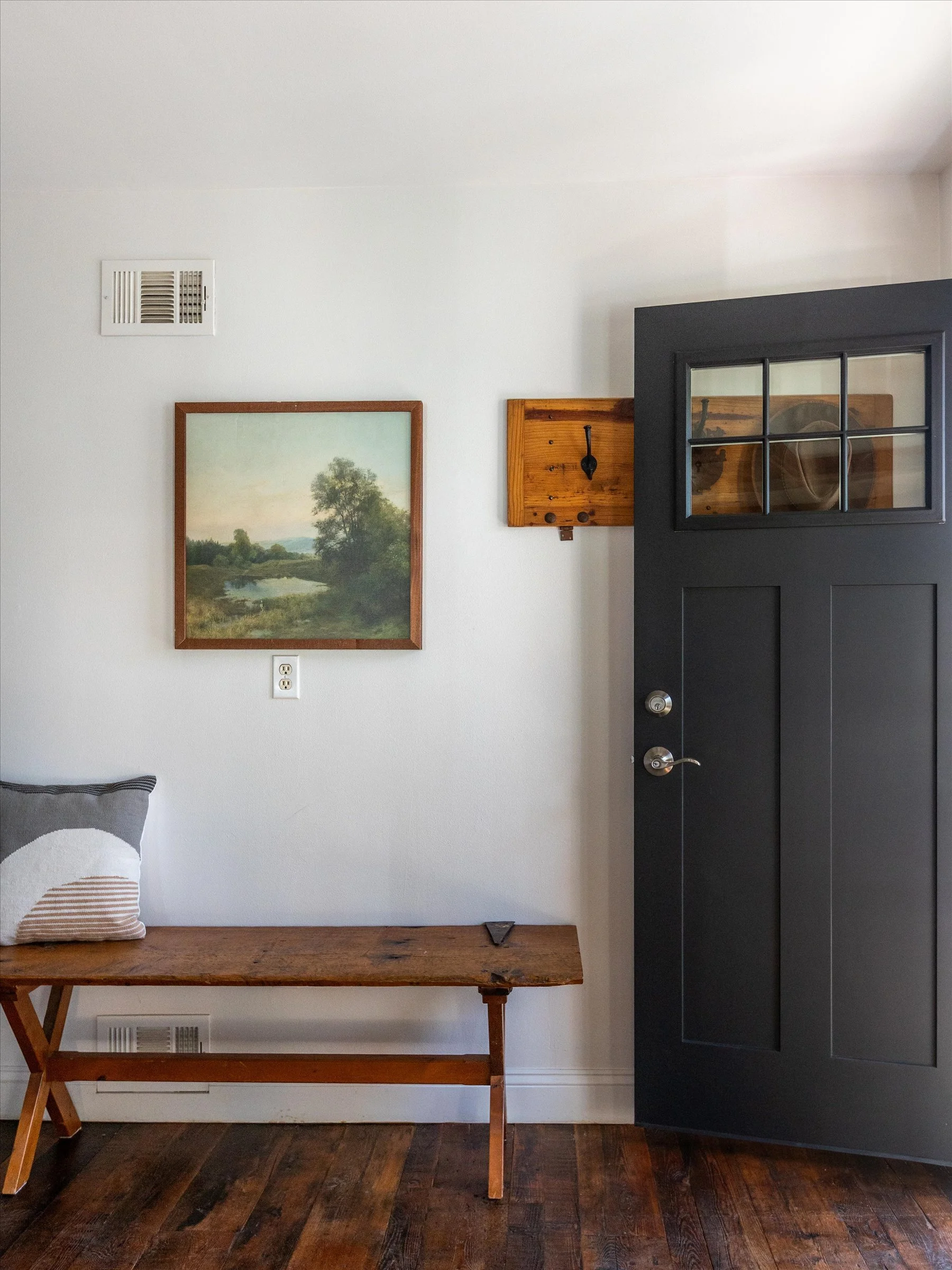 32-Kitchen Entry.jpg