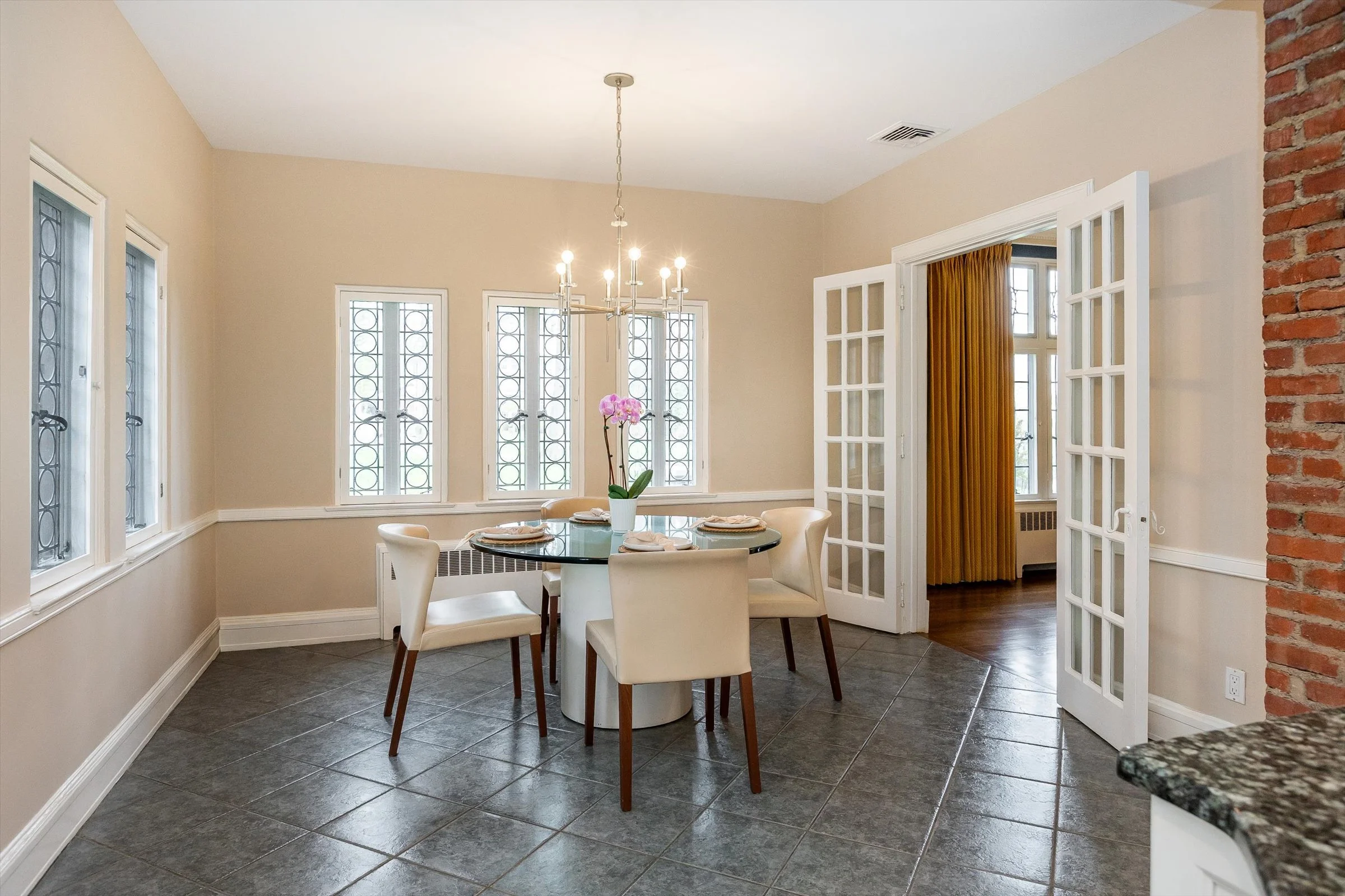 39-Breakfast Nook.jpg