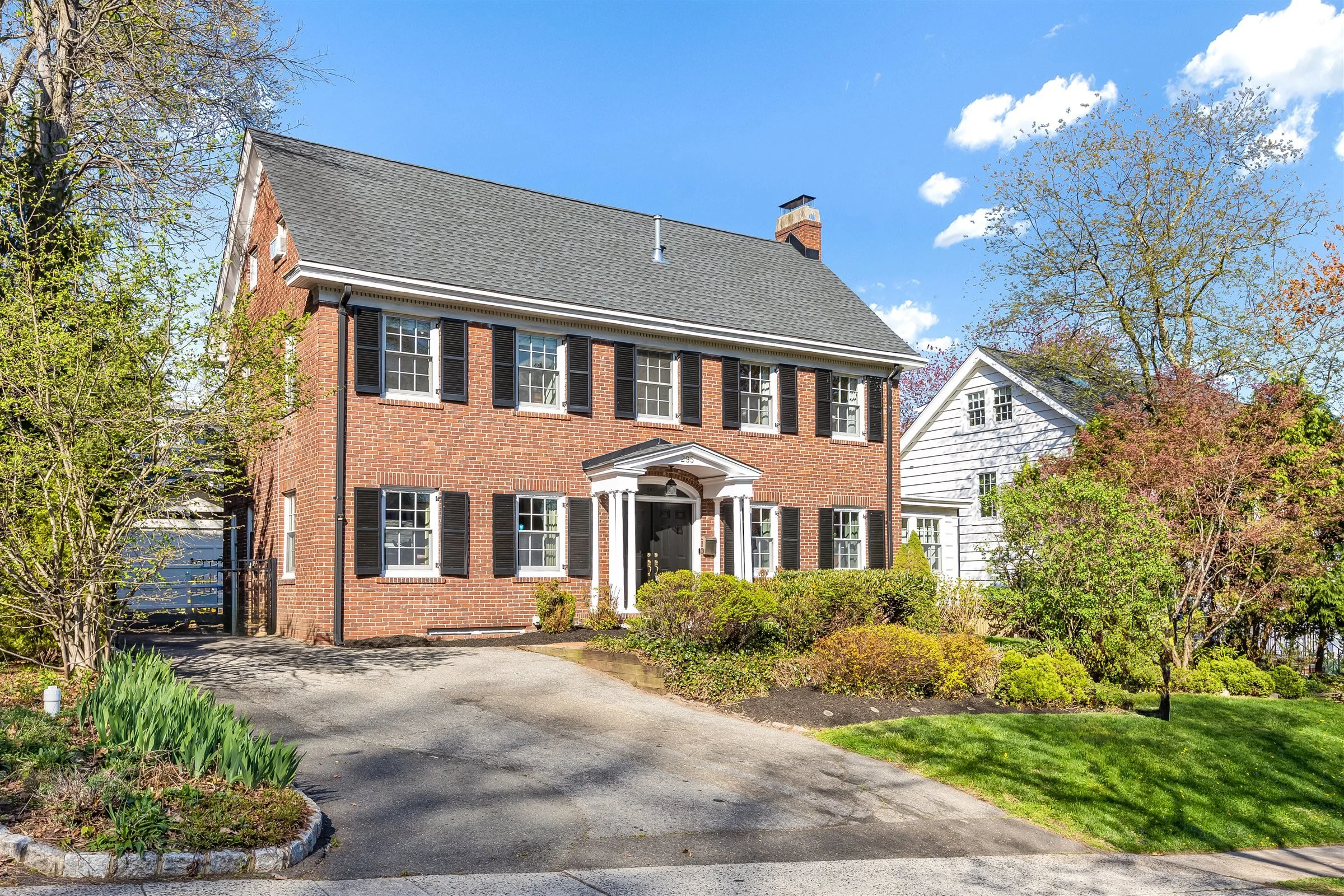 295 Western Drive South