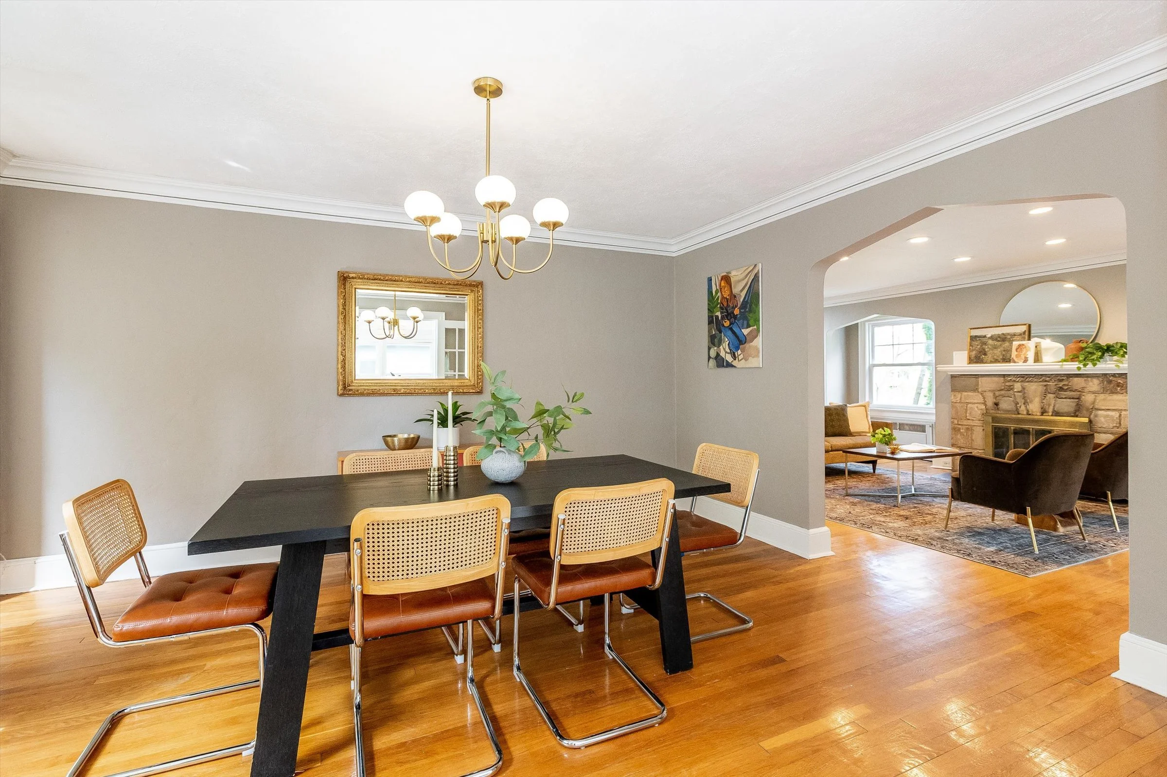 23-Dining Room.jpg