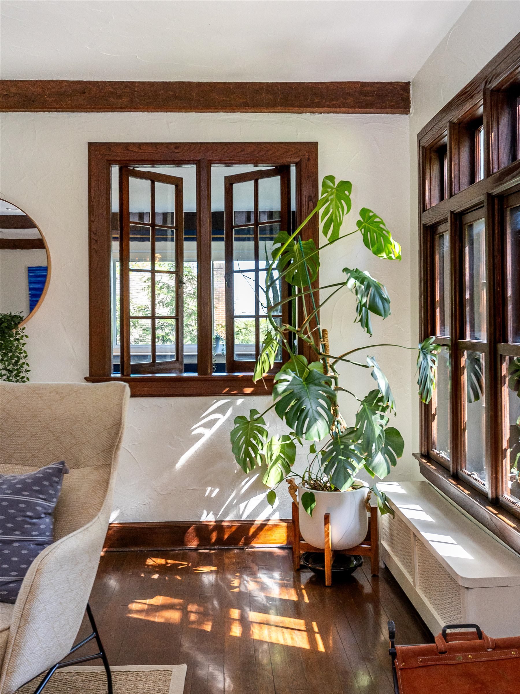 17-Living Room.jpg