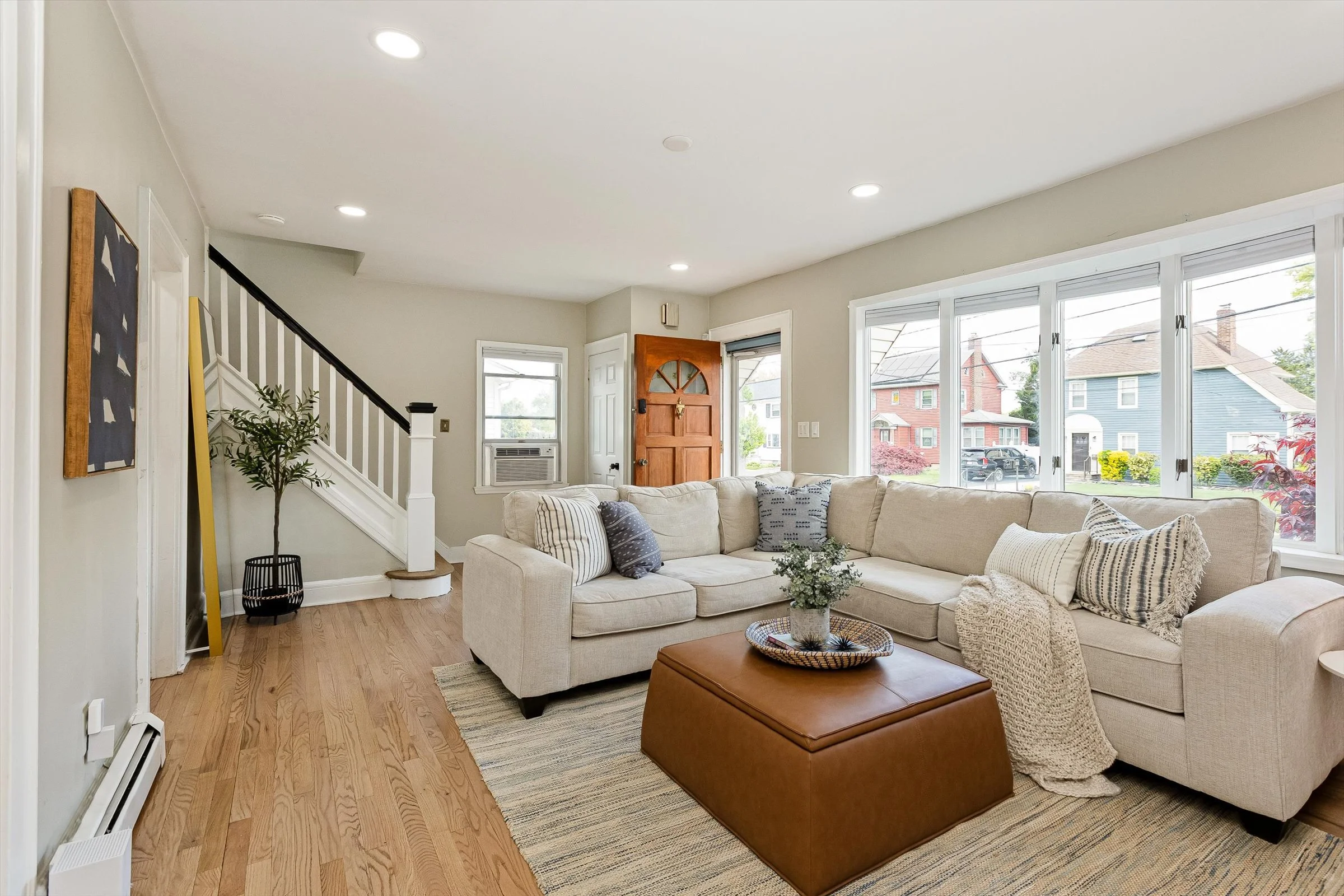 08-Living Room.jpg