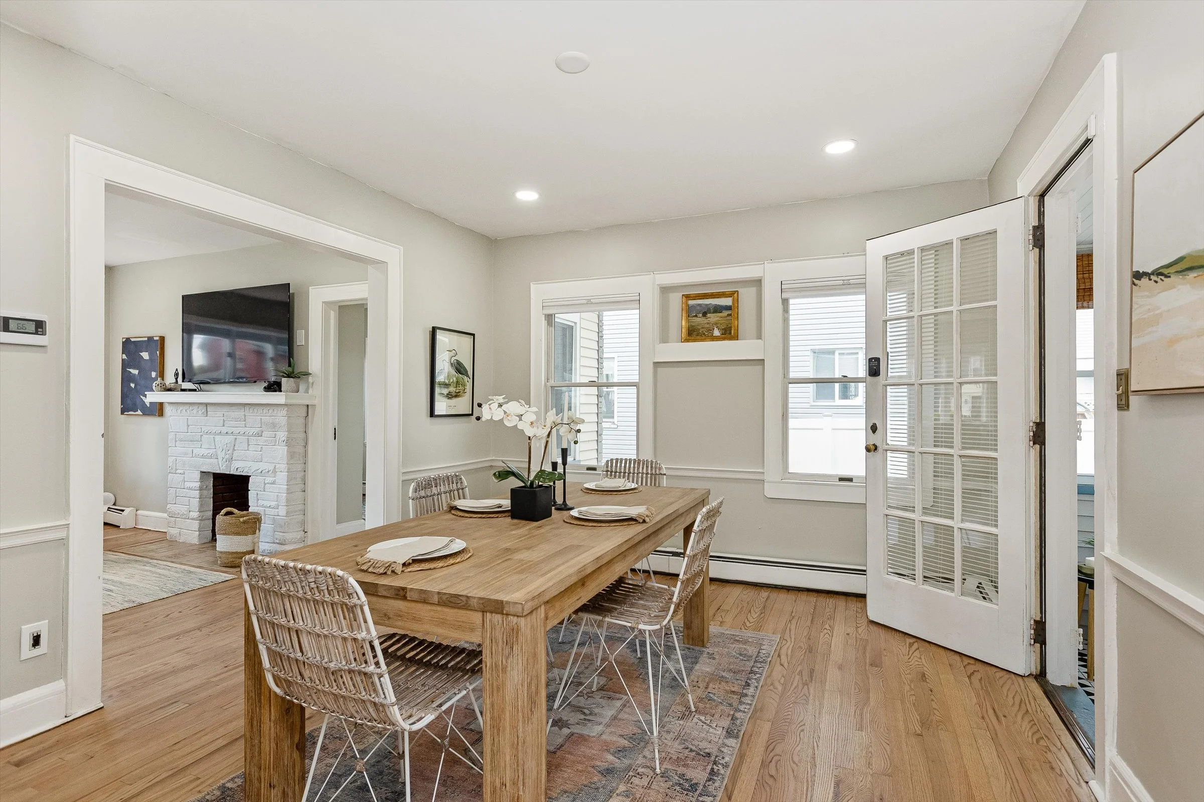 23-Dining Room.jpg
