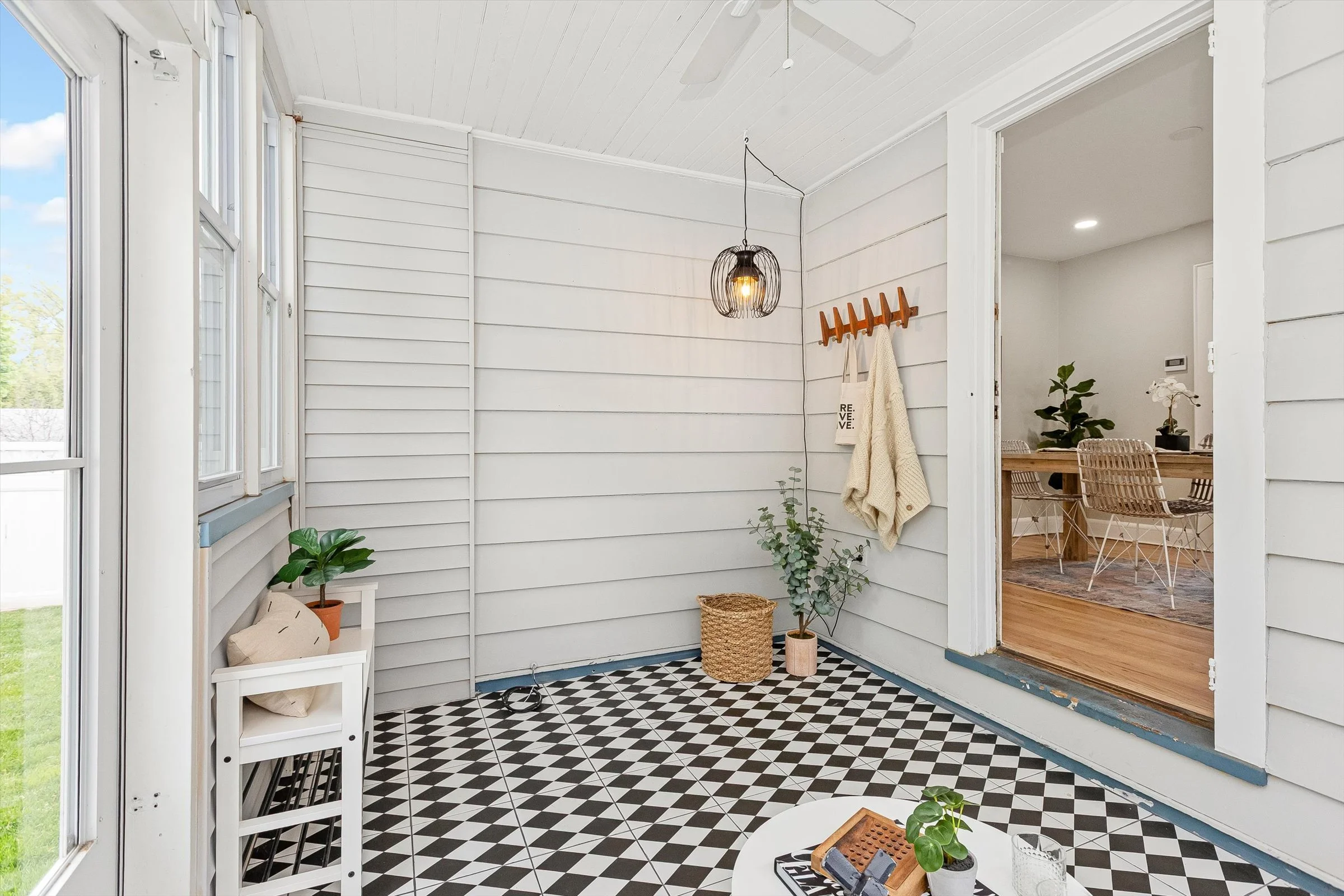 36-Screened Porch.jpg