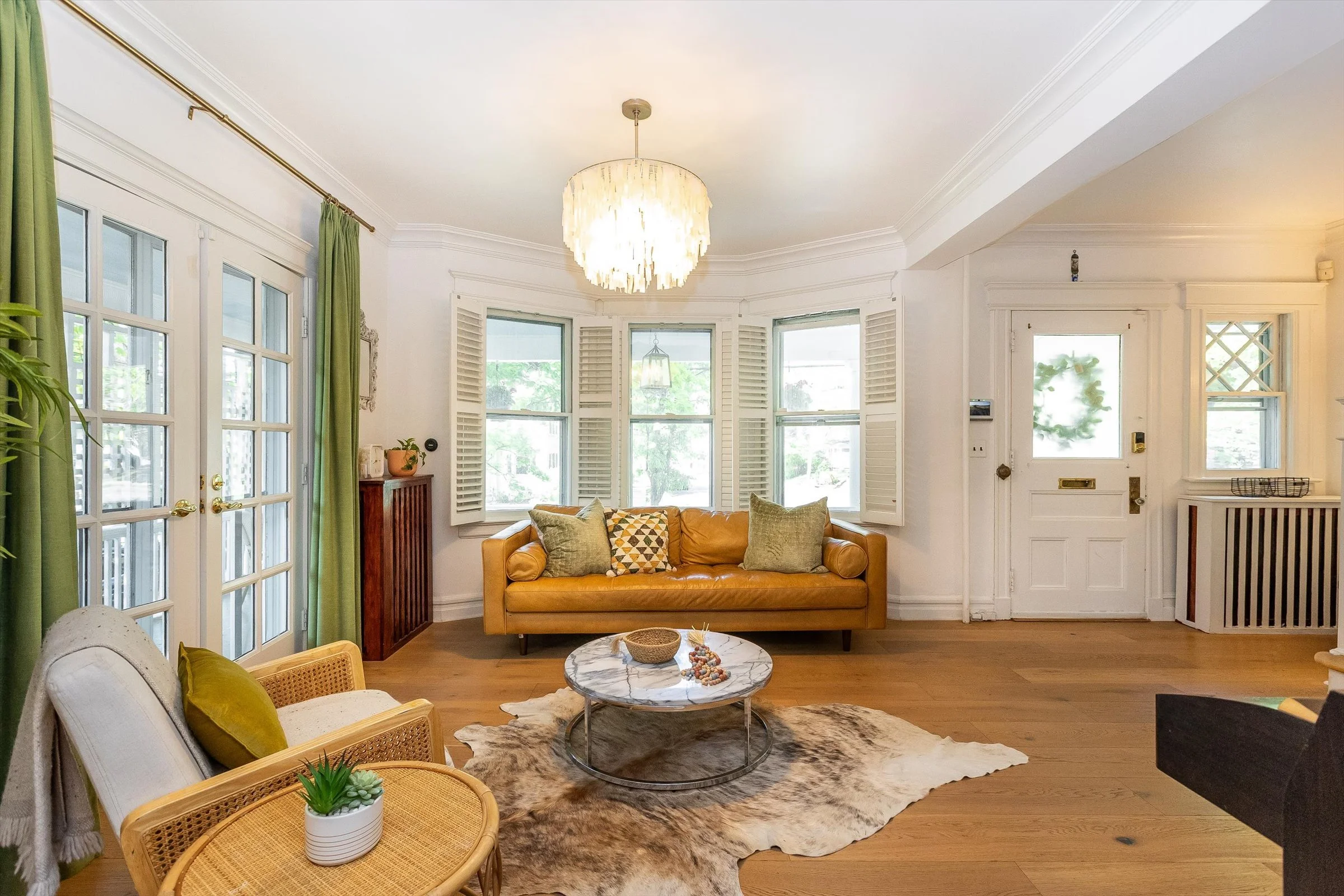 11-Living Room.jpg