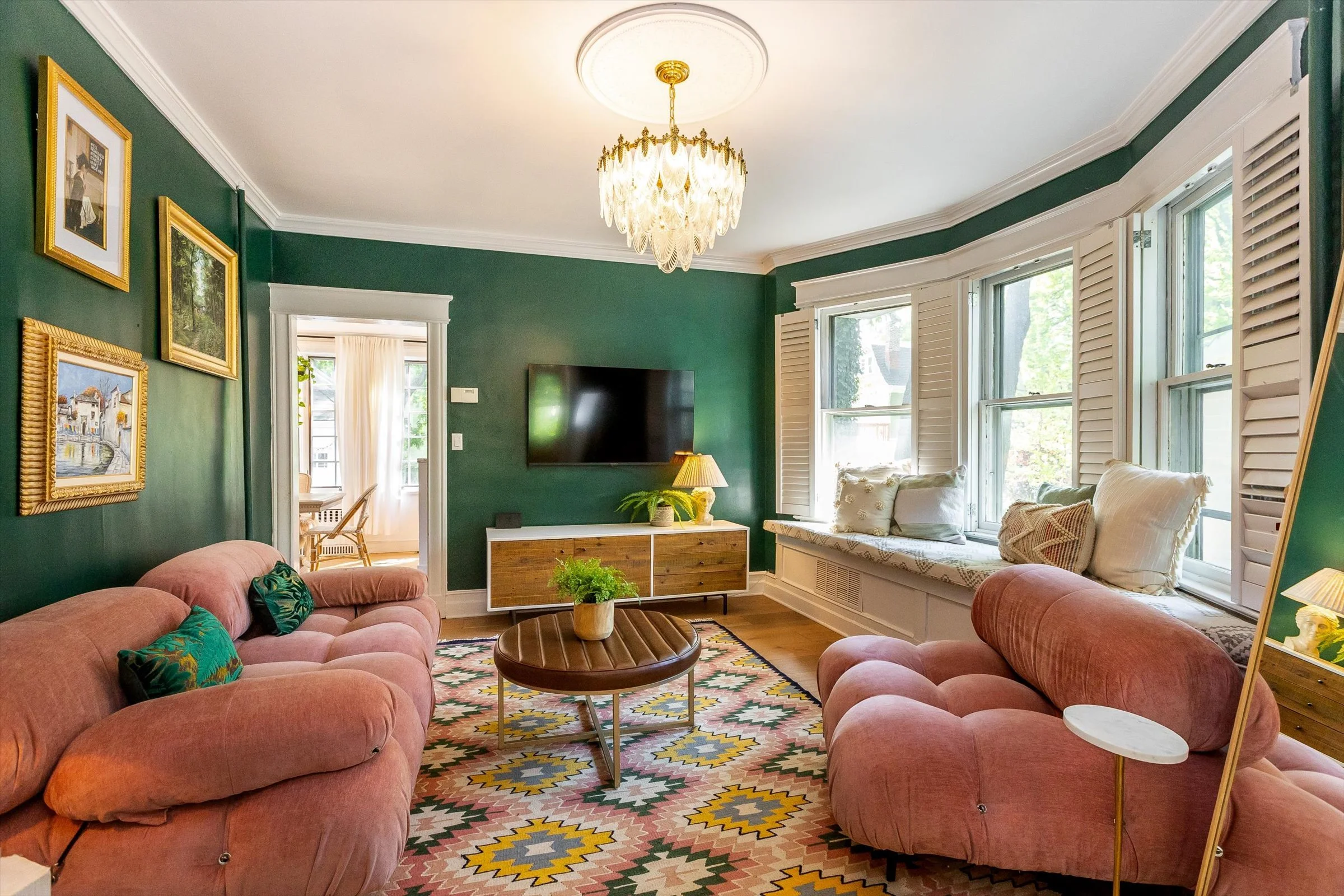 19-Family Room.jpg