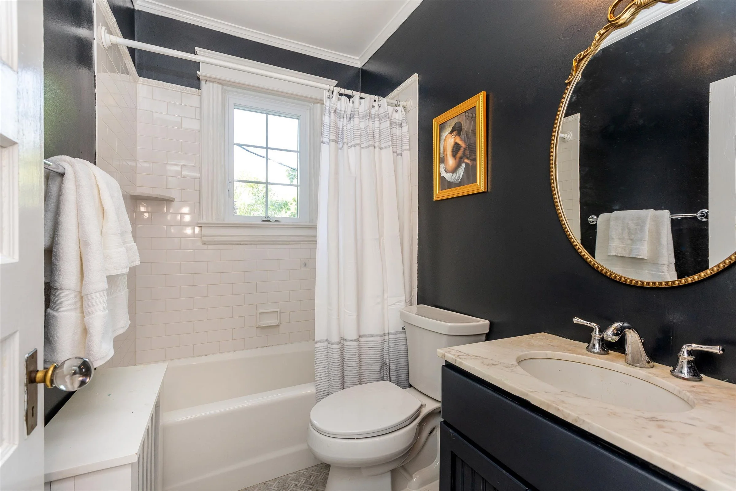 44-Bathroom.jpg