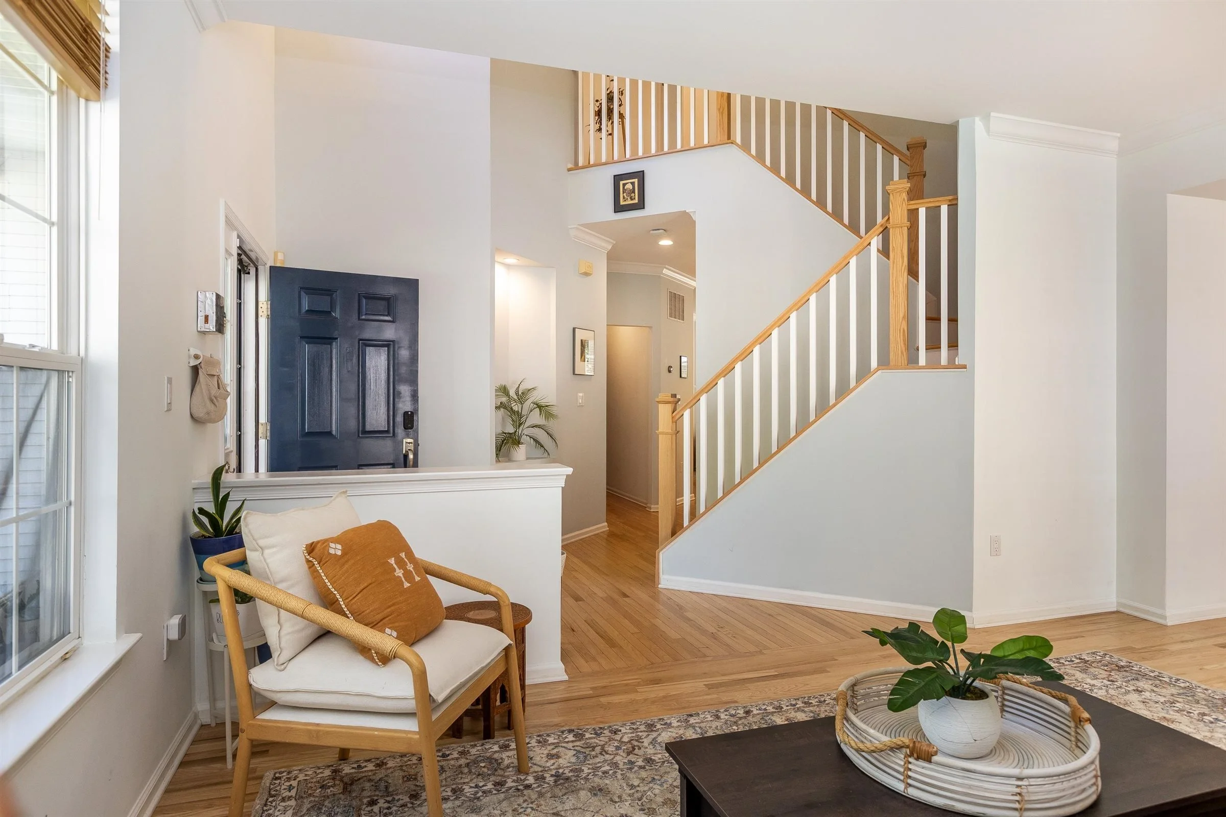 11-Living Room.jpg