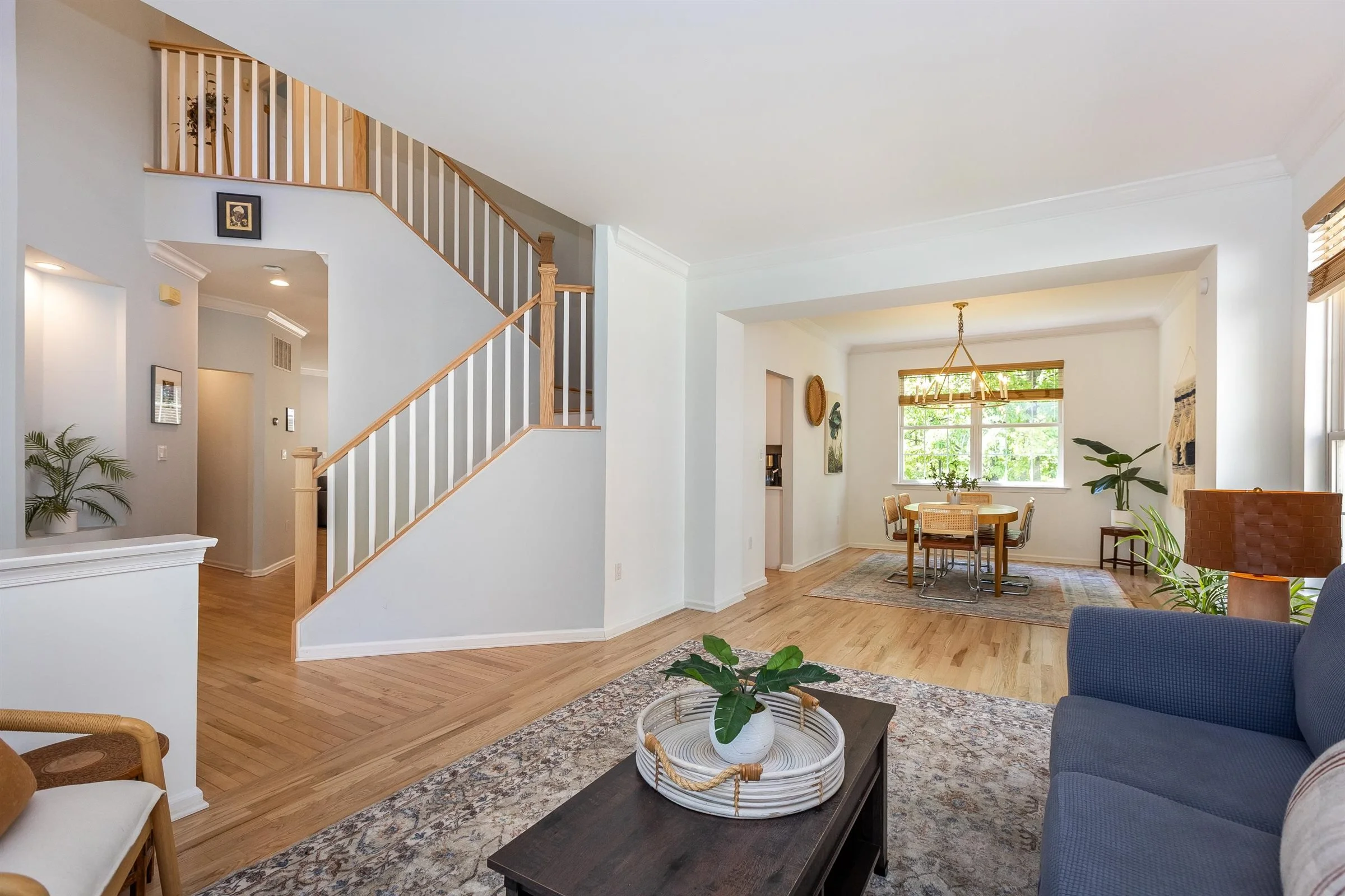 15-Living Room.jpg