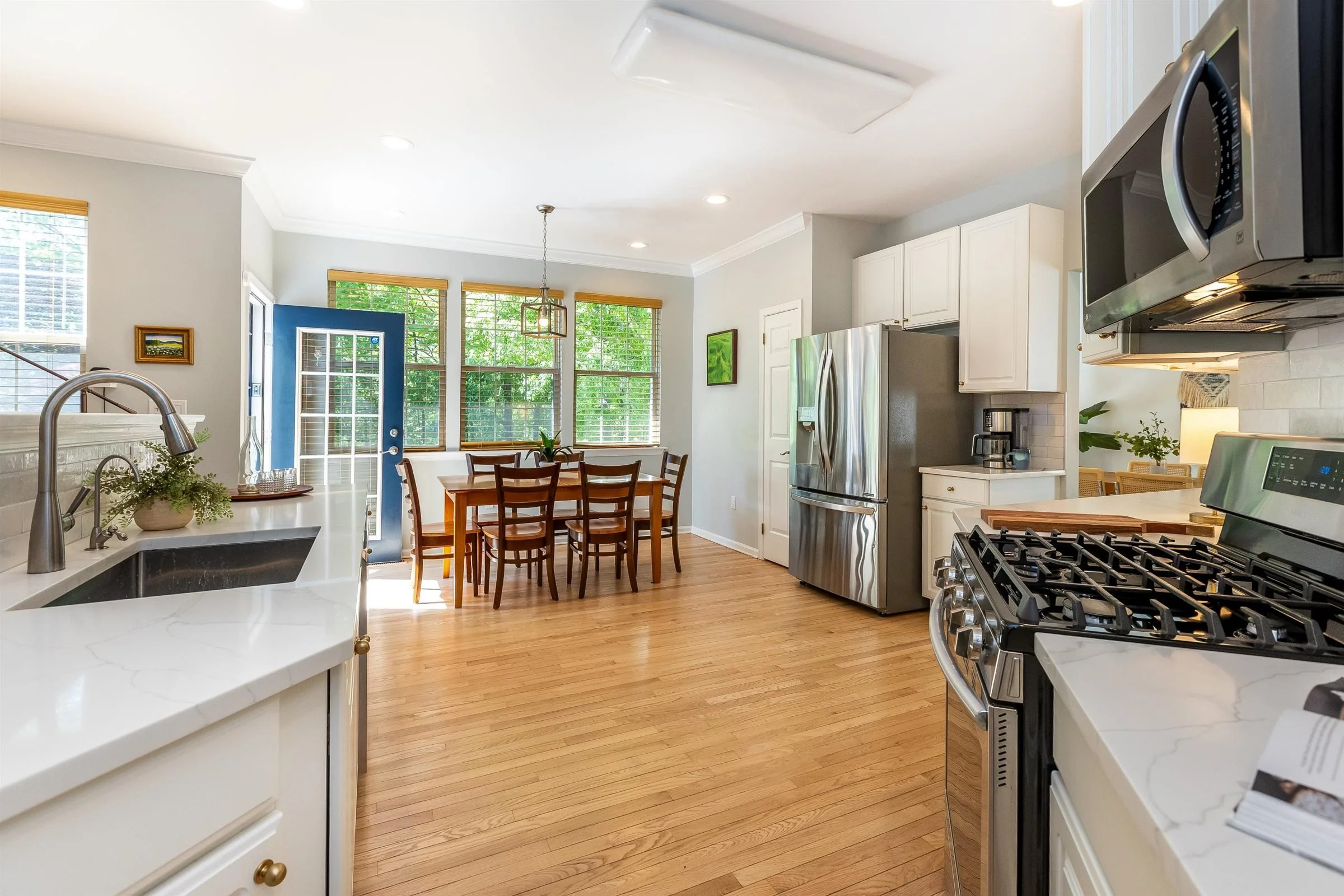 23-Kitchen.jpg