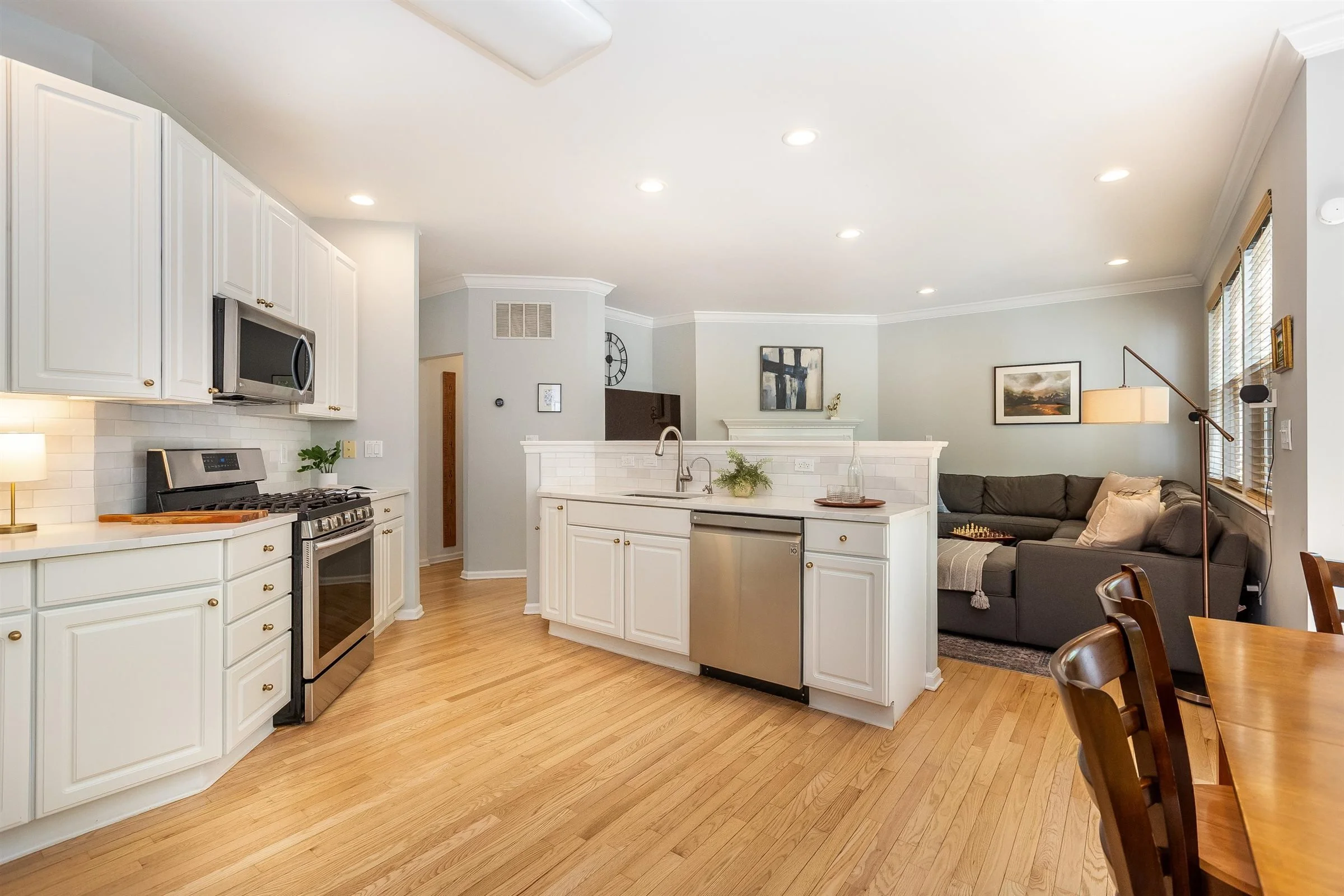 26-Kitchen.jpg