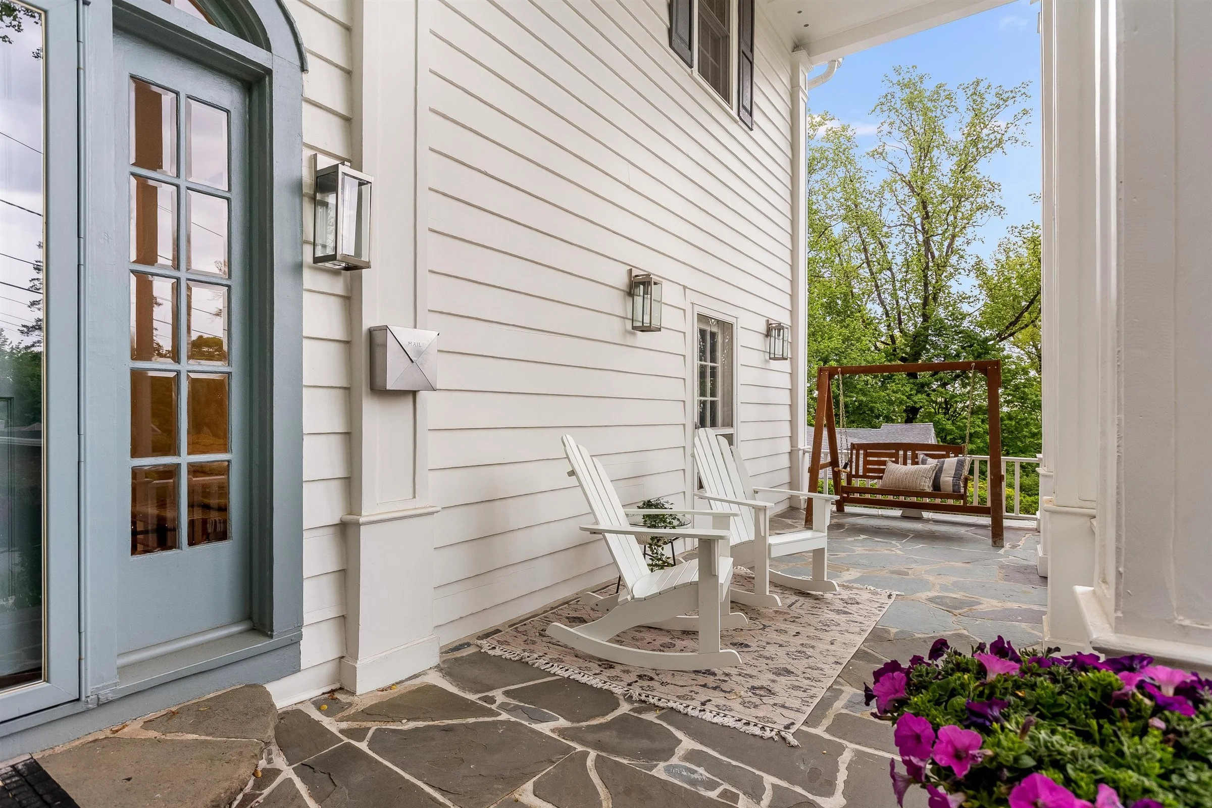 09-Front Porch.jpg