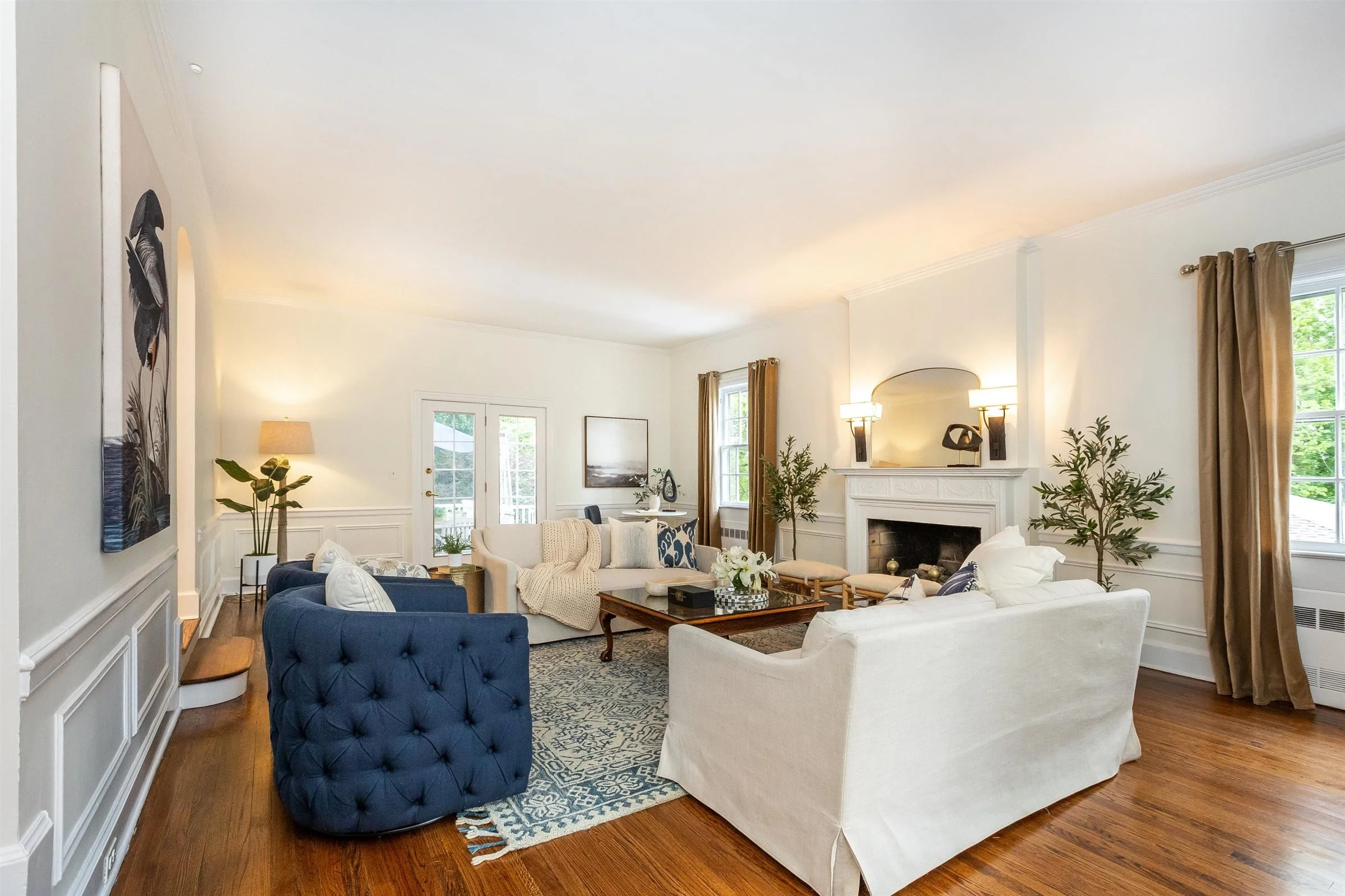 19-Living Room.jpg