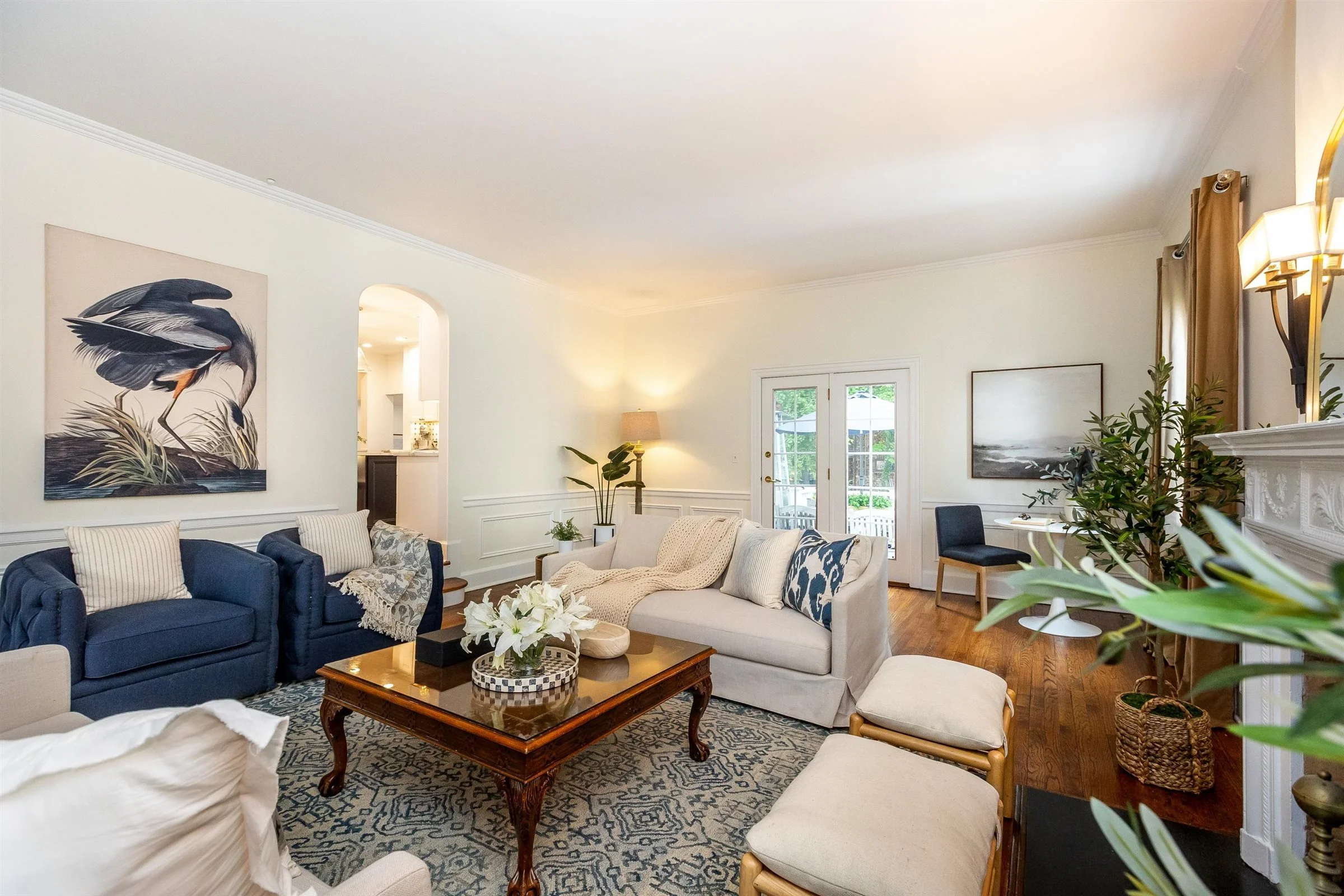 20-Living Room.jpg