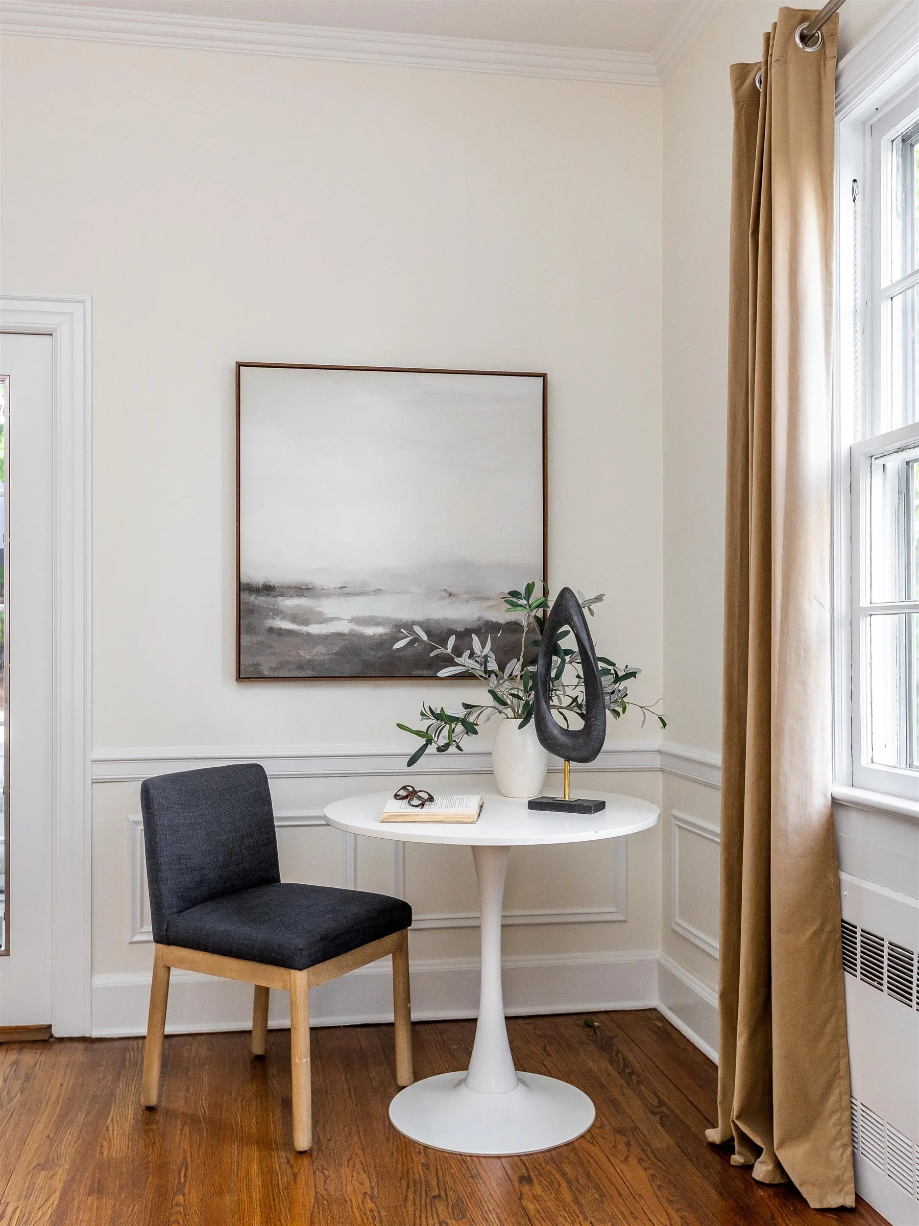26-Living Room.jpg