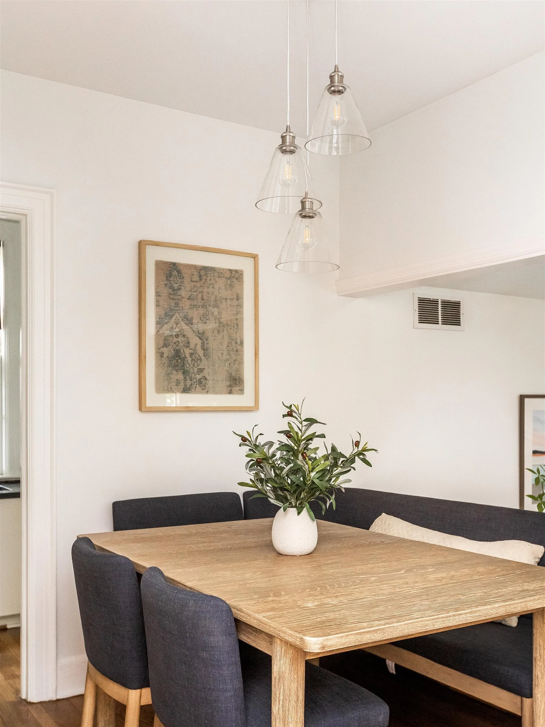 43-Breakfast Nook.jpg