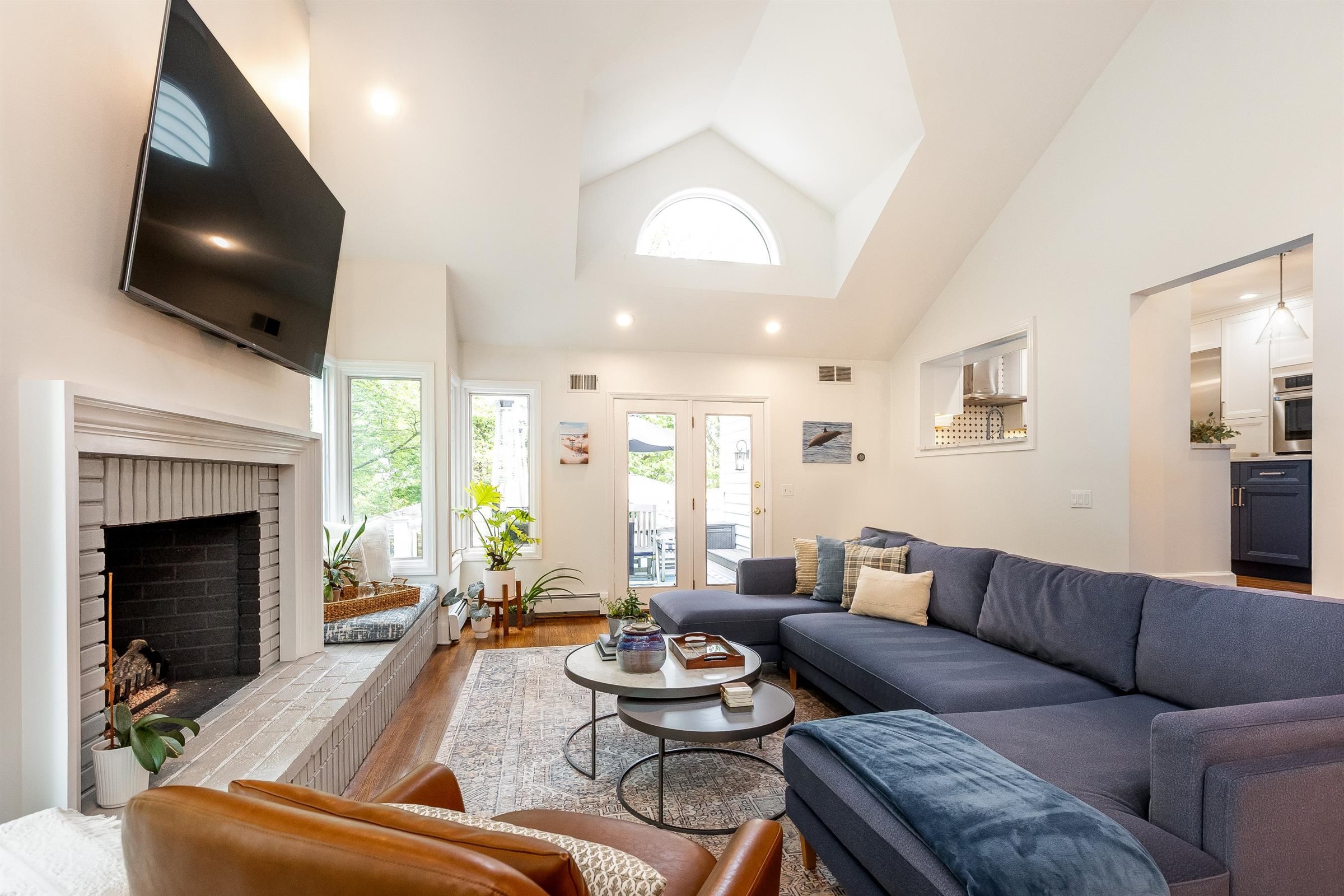 48-Family Room.jpg