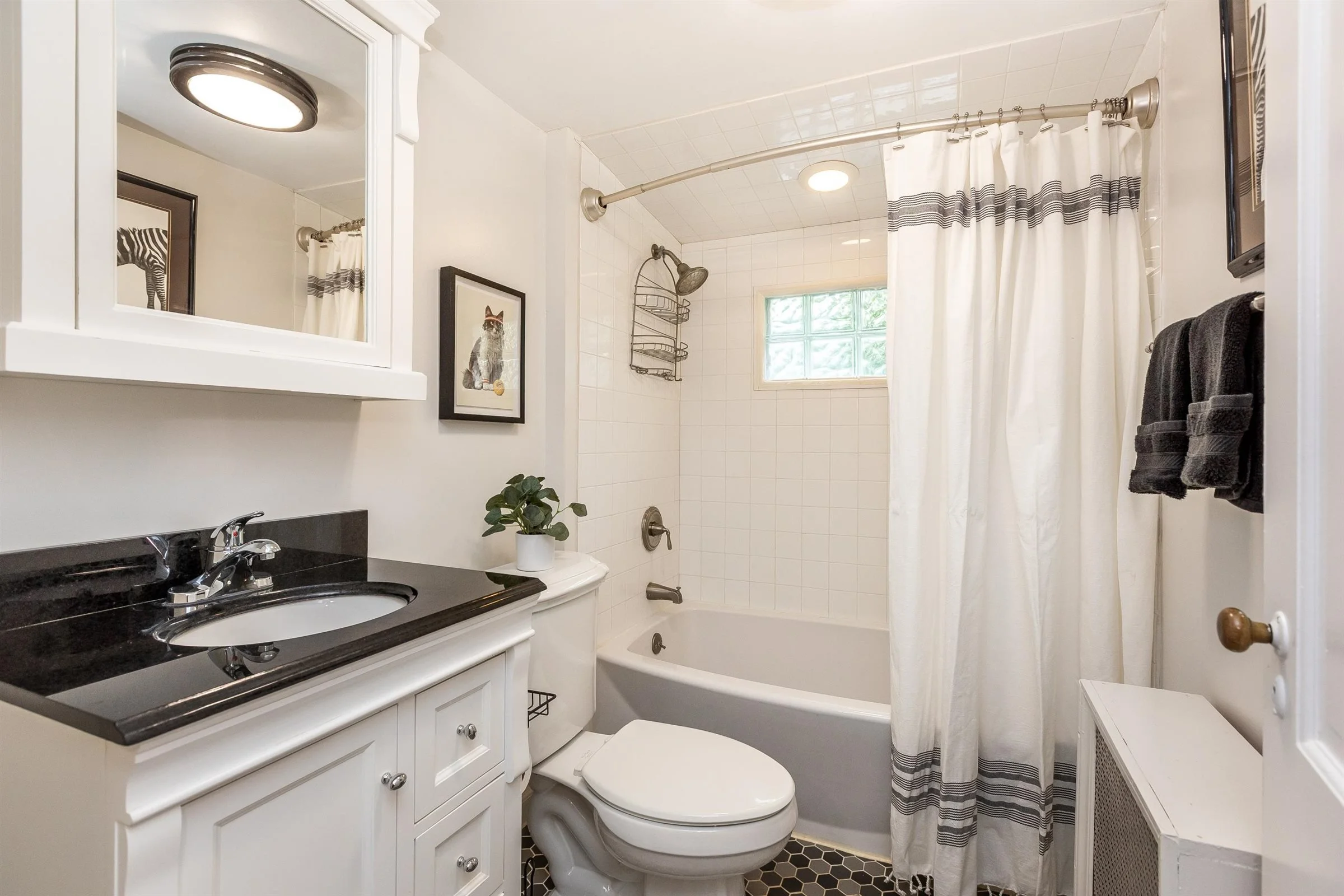 66-Bathroom.jpg