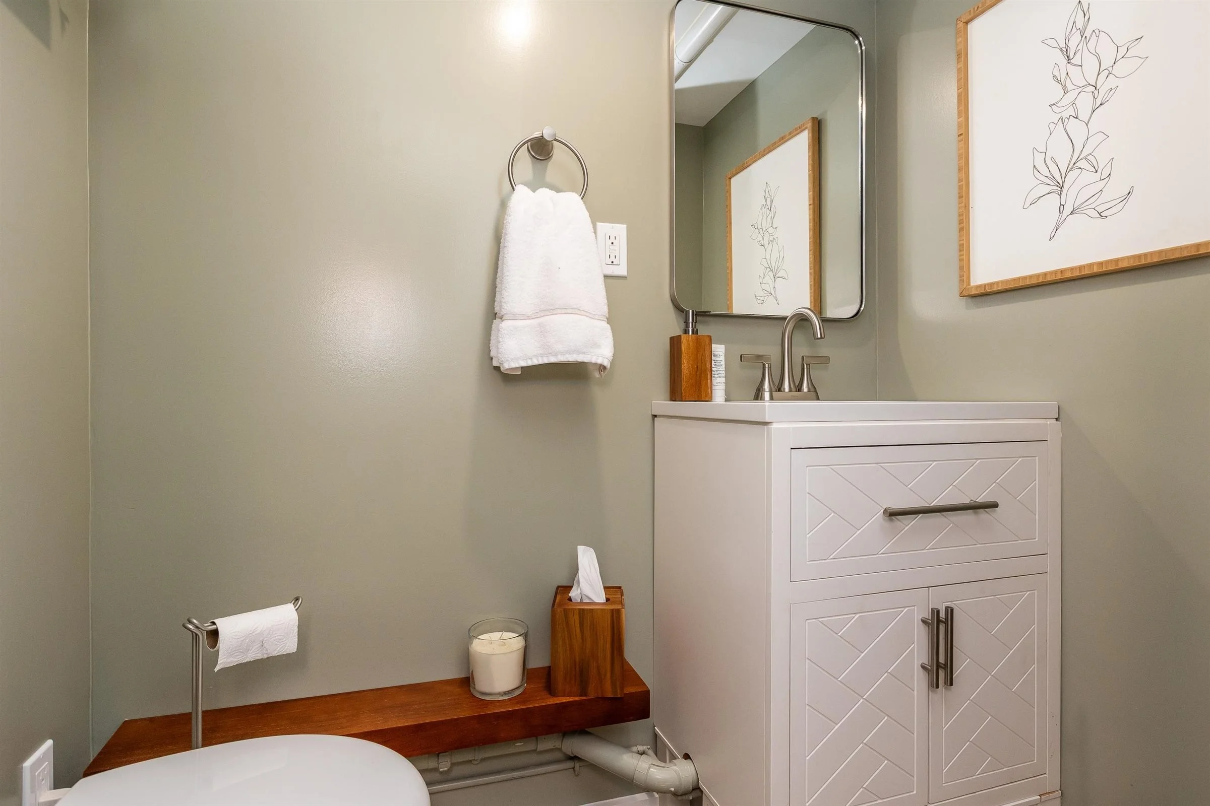 71-Powder Room.jpg