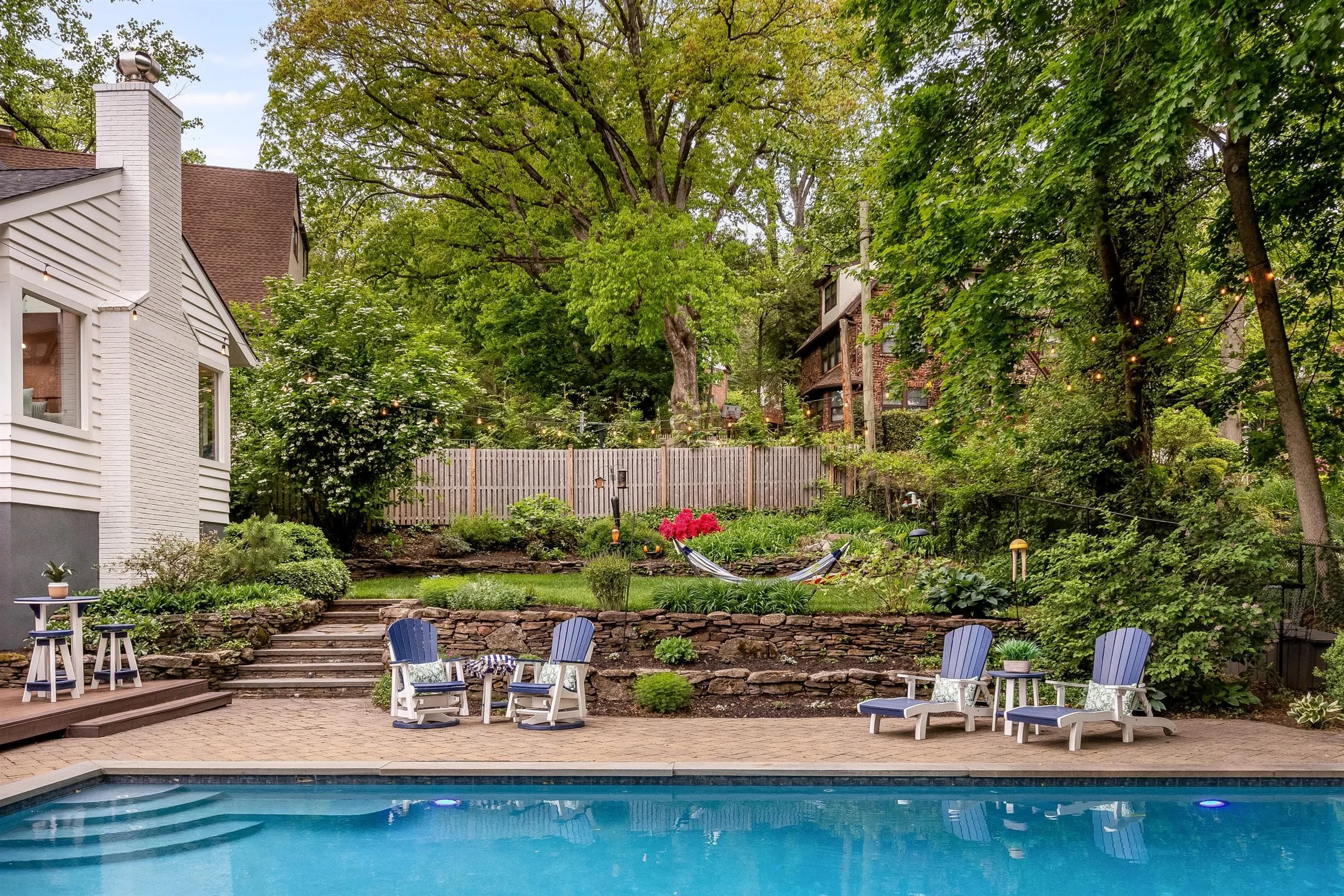 81-Pool & Backyard.jpg