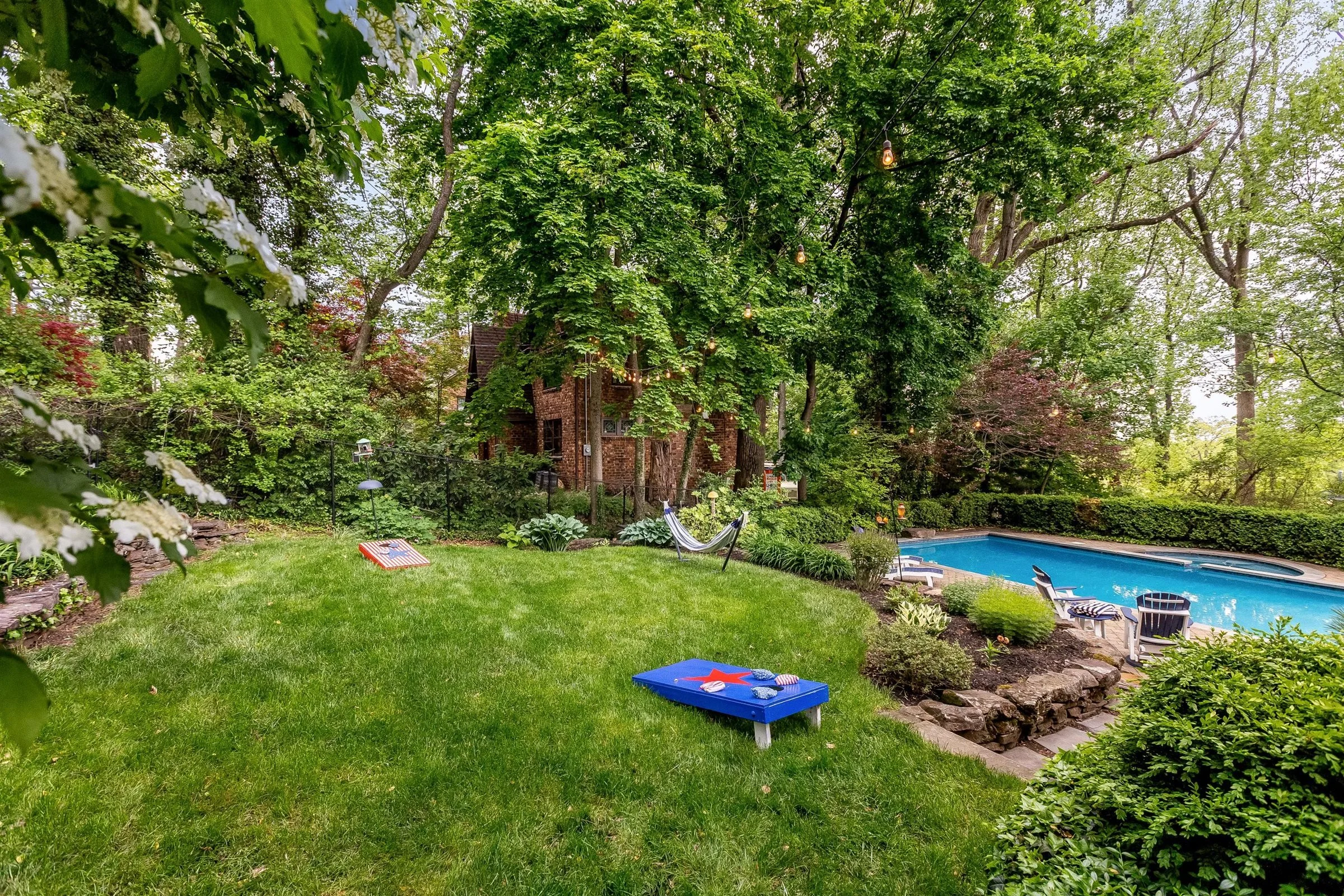 84-Backyard.jpg