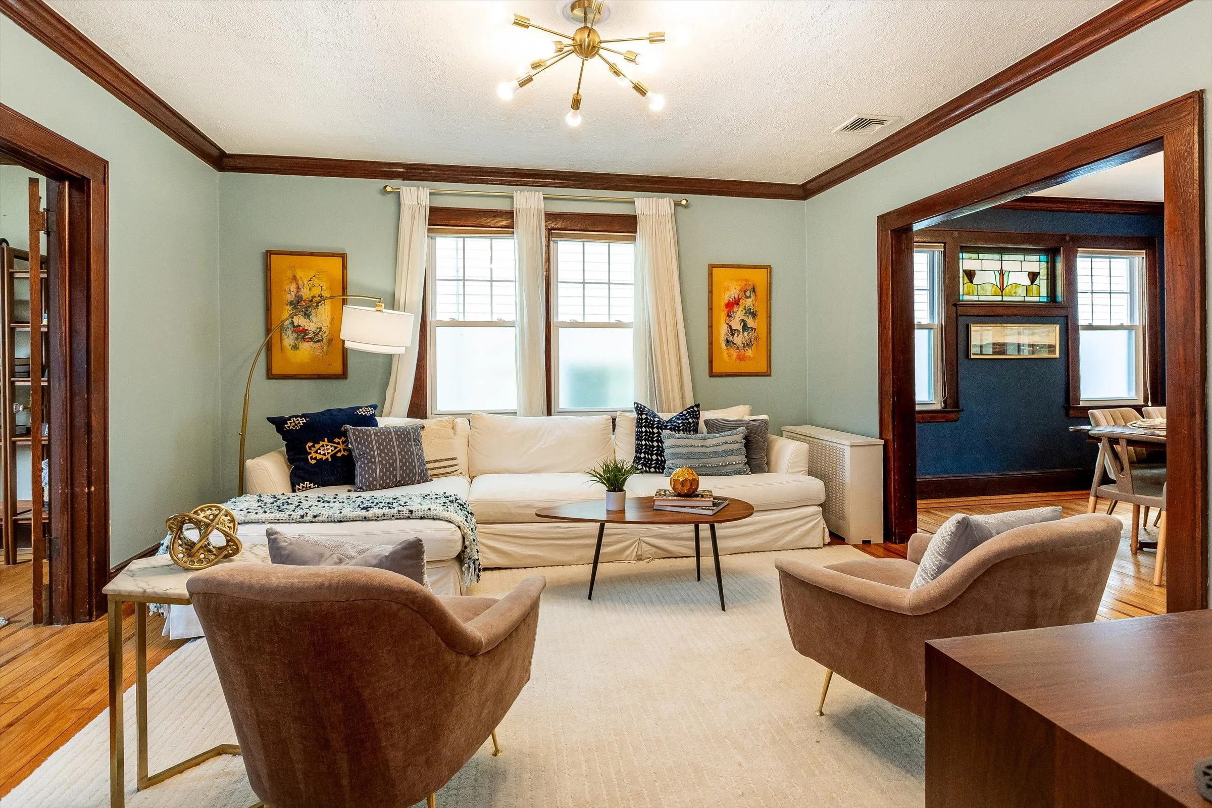 12-Living Room.jpg