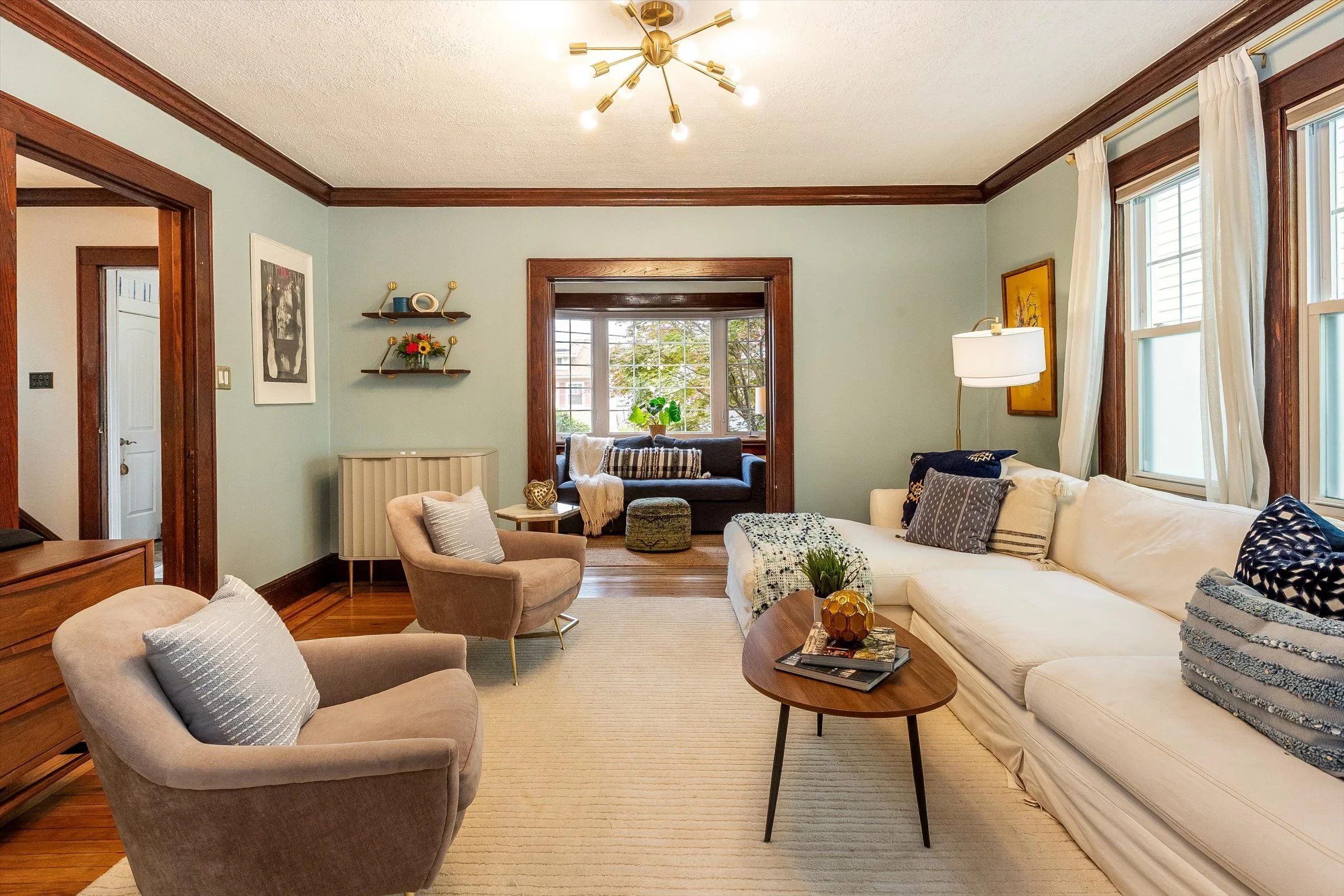 13-Living Room.jpg