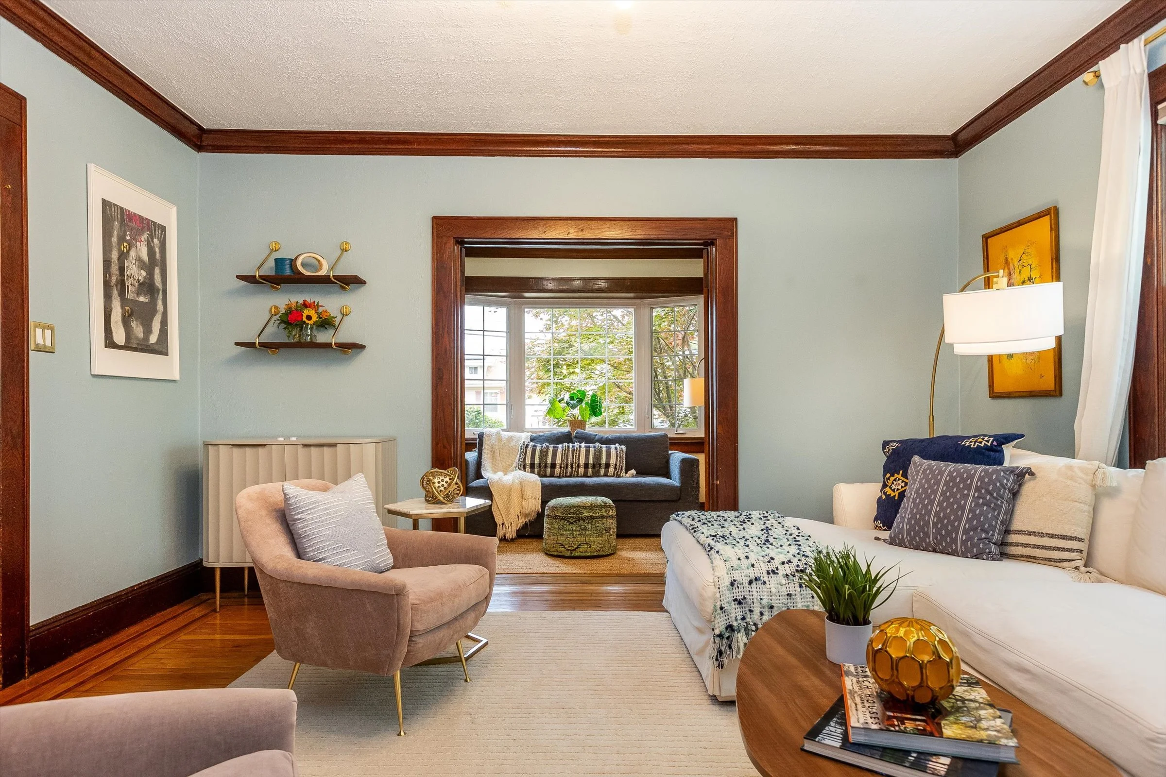 15-Living Room.jpg