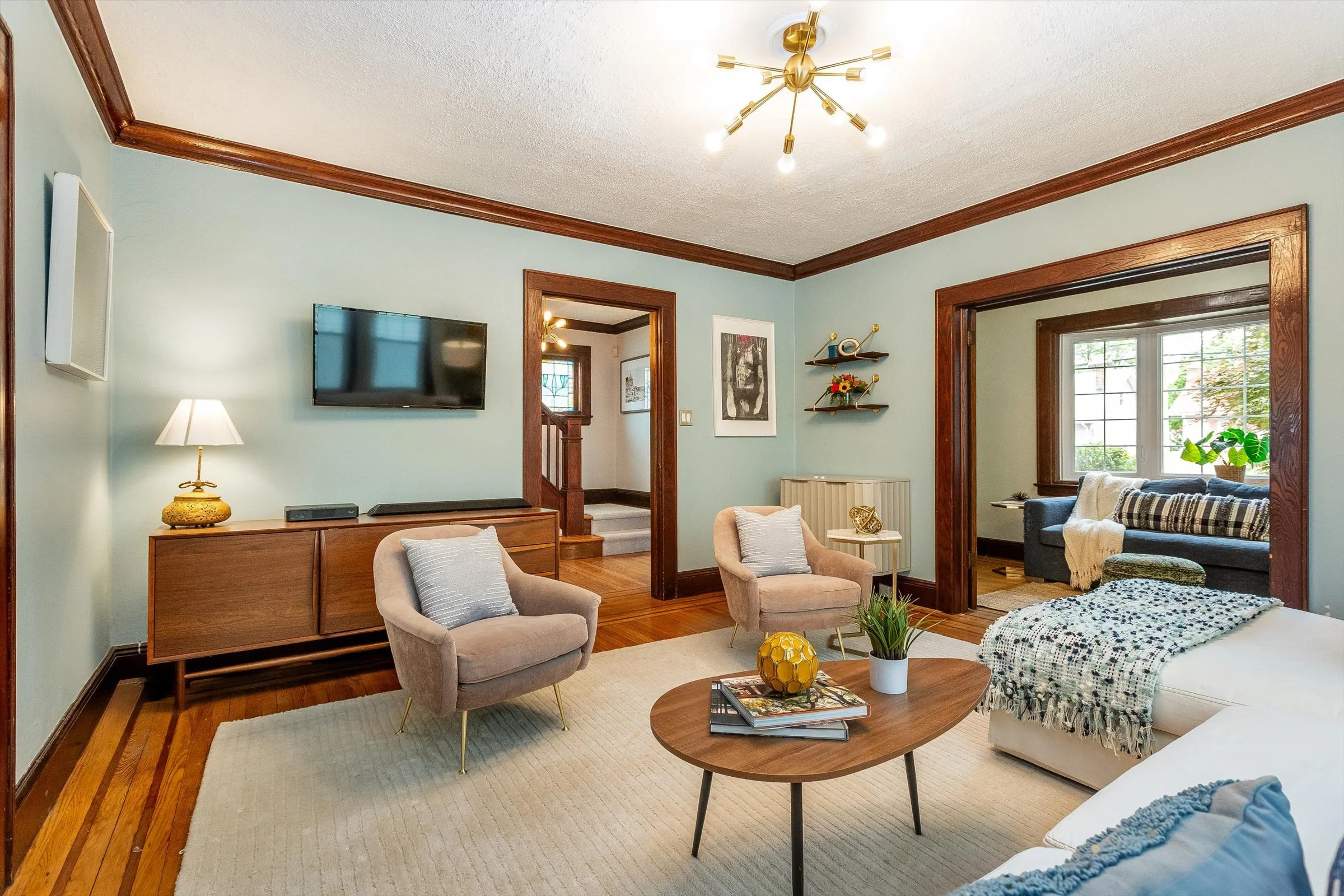 18-Living Room.jpg