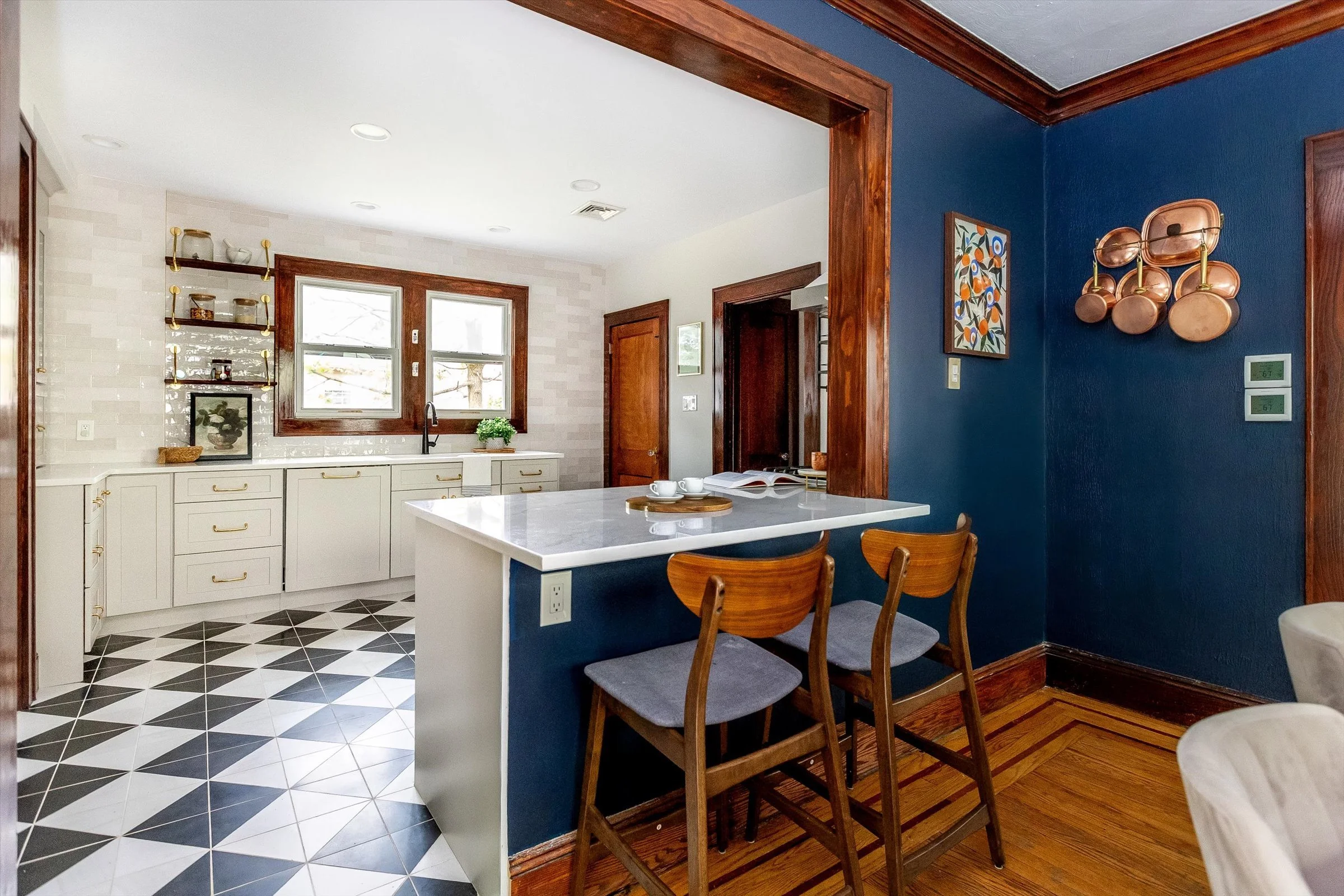 26-Dining Room to Kitchen.jpg