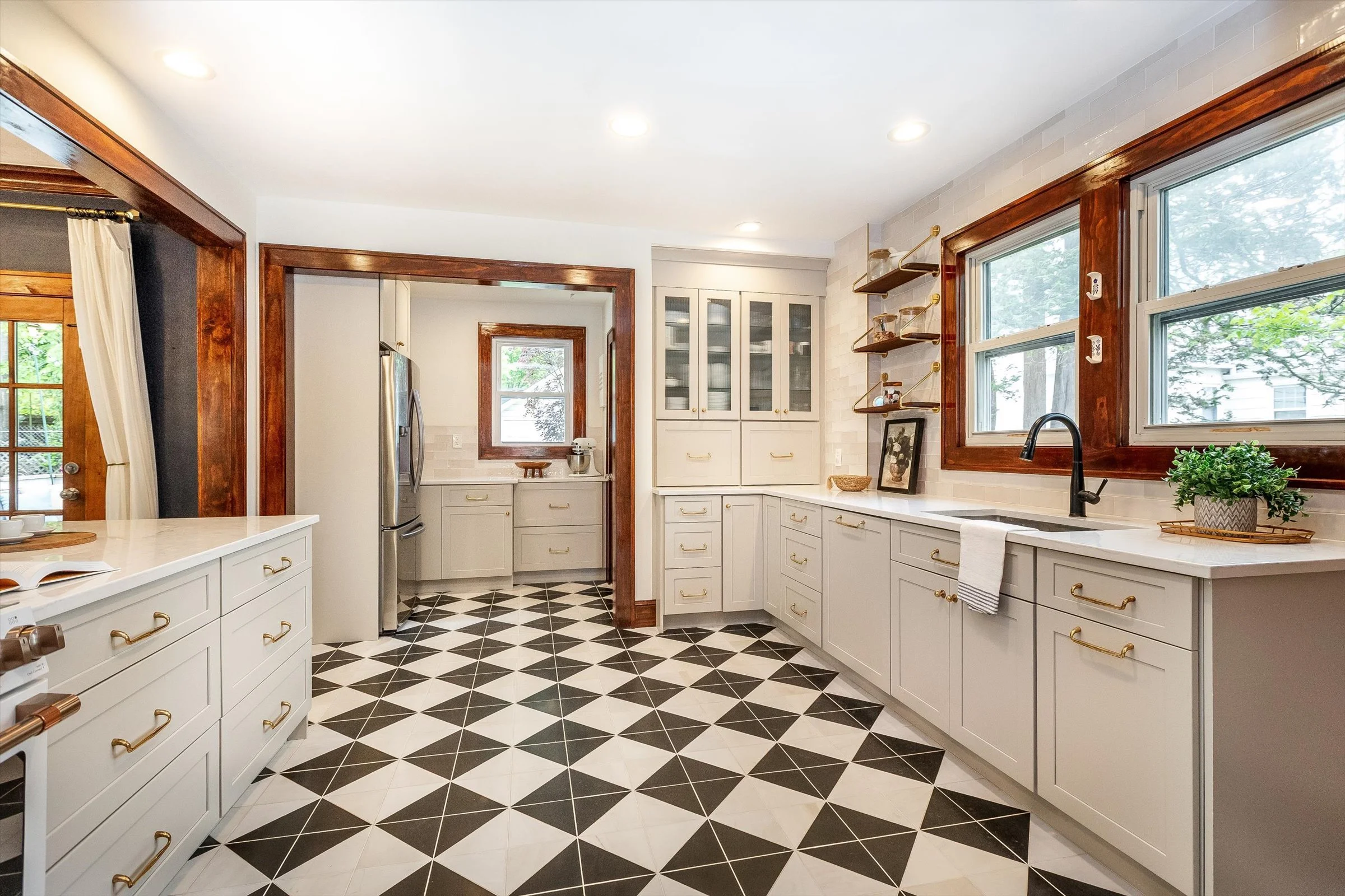 28-Kitchen.jpg