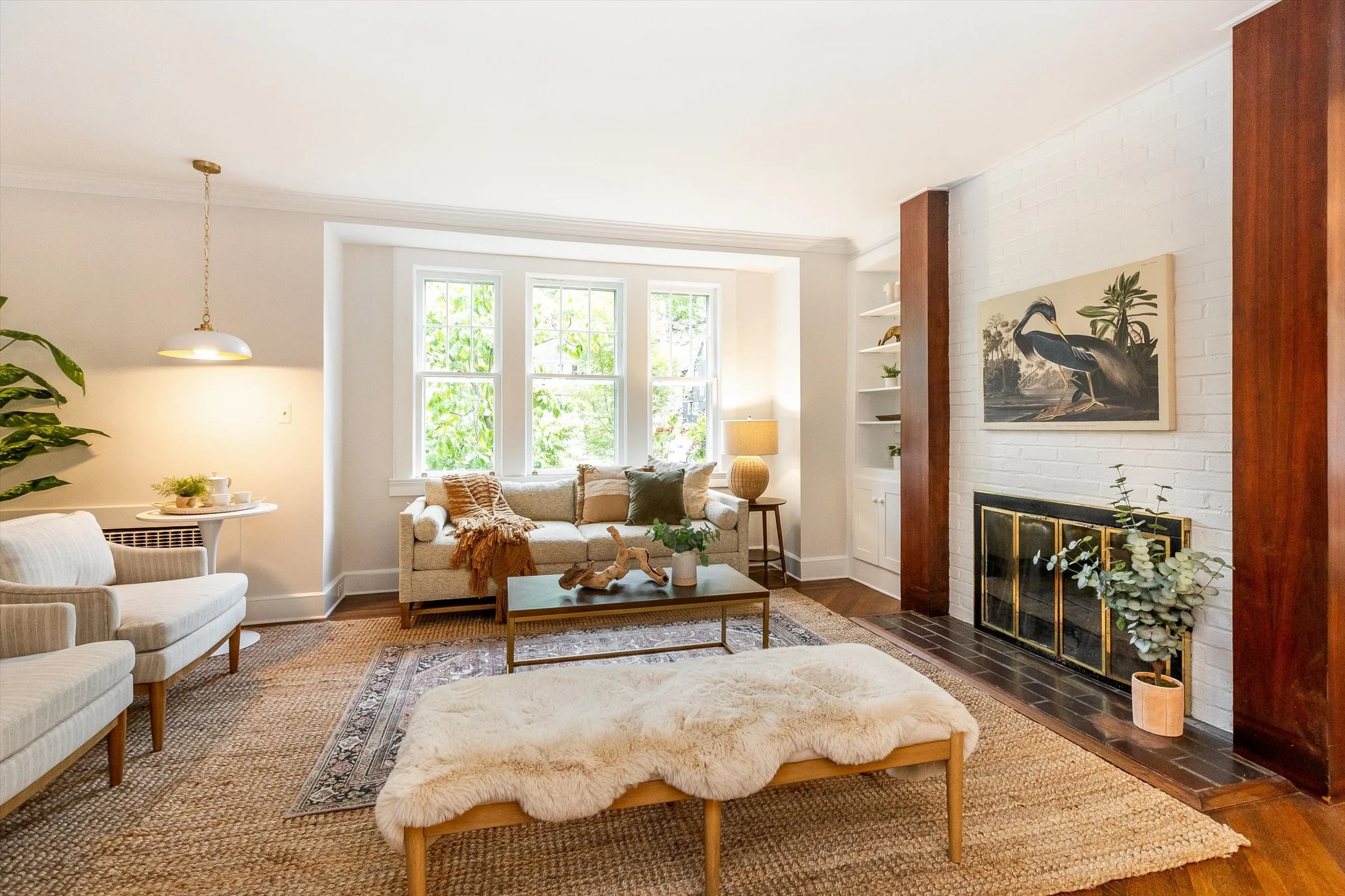 12-Living Room.jpg