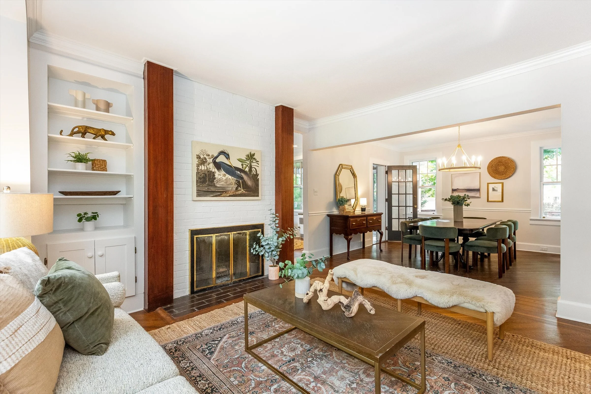 19-Living Room.jpg