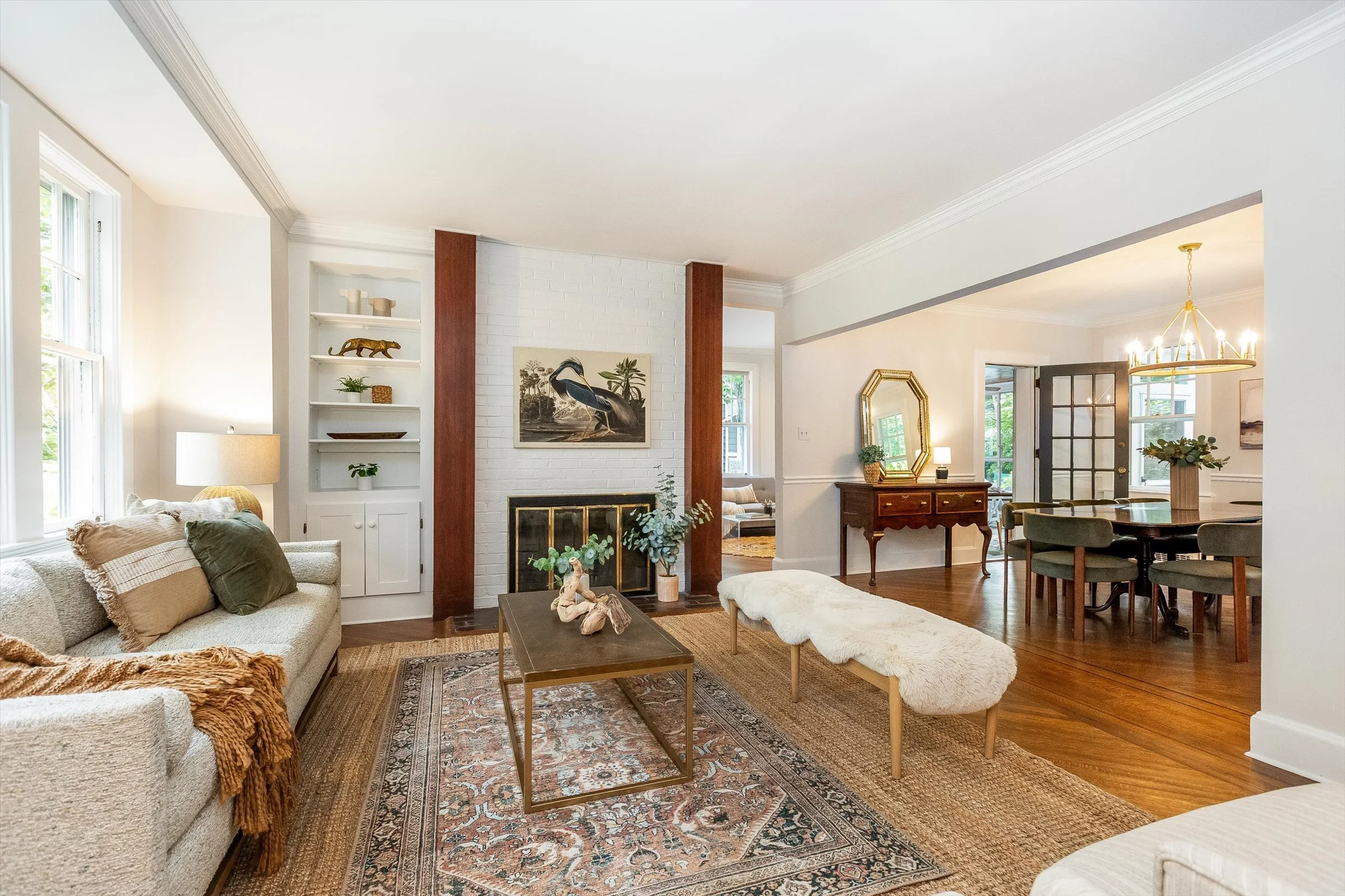 20-Living Room.jpg