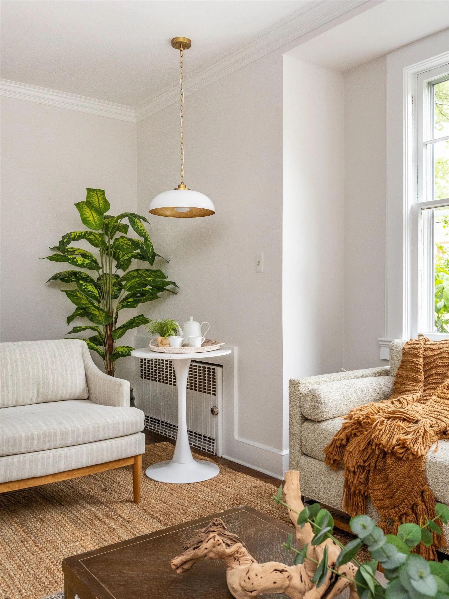 15-Living Room.jpg