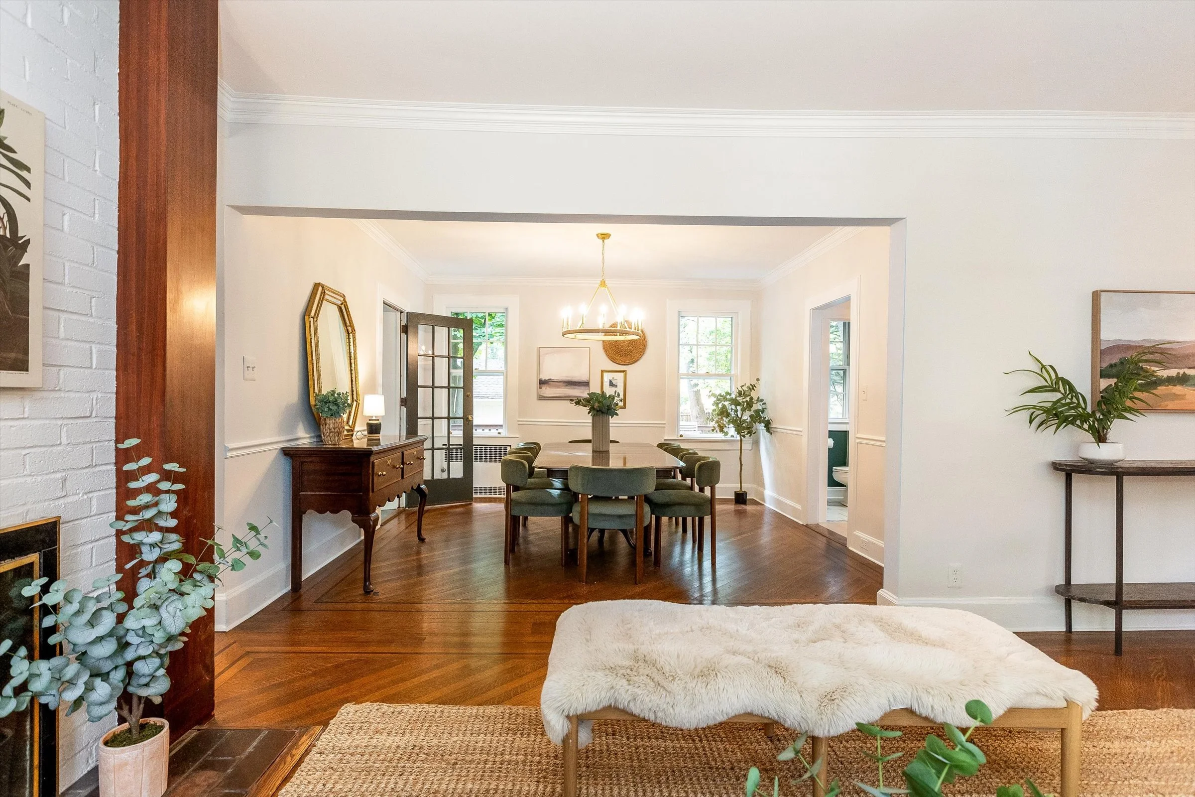 21-Dining Room.jpg