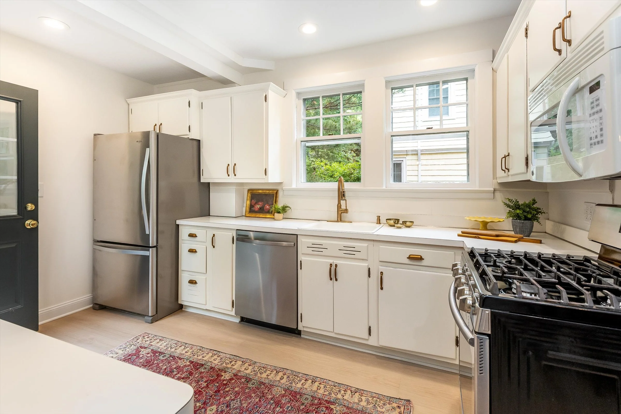 35-Kitchen.jpg