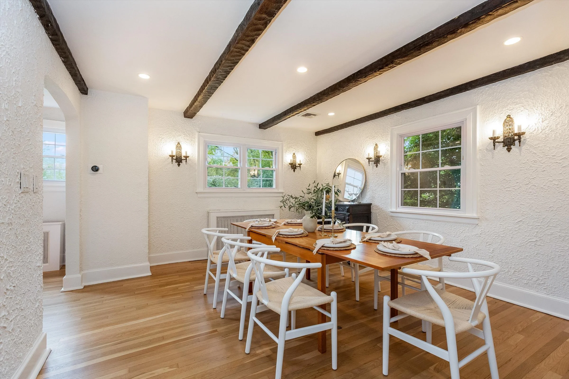 24-Dining Room.jpg