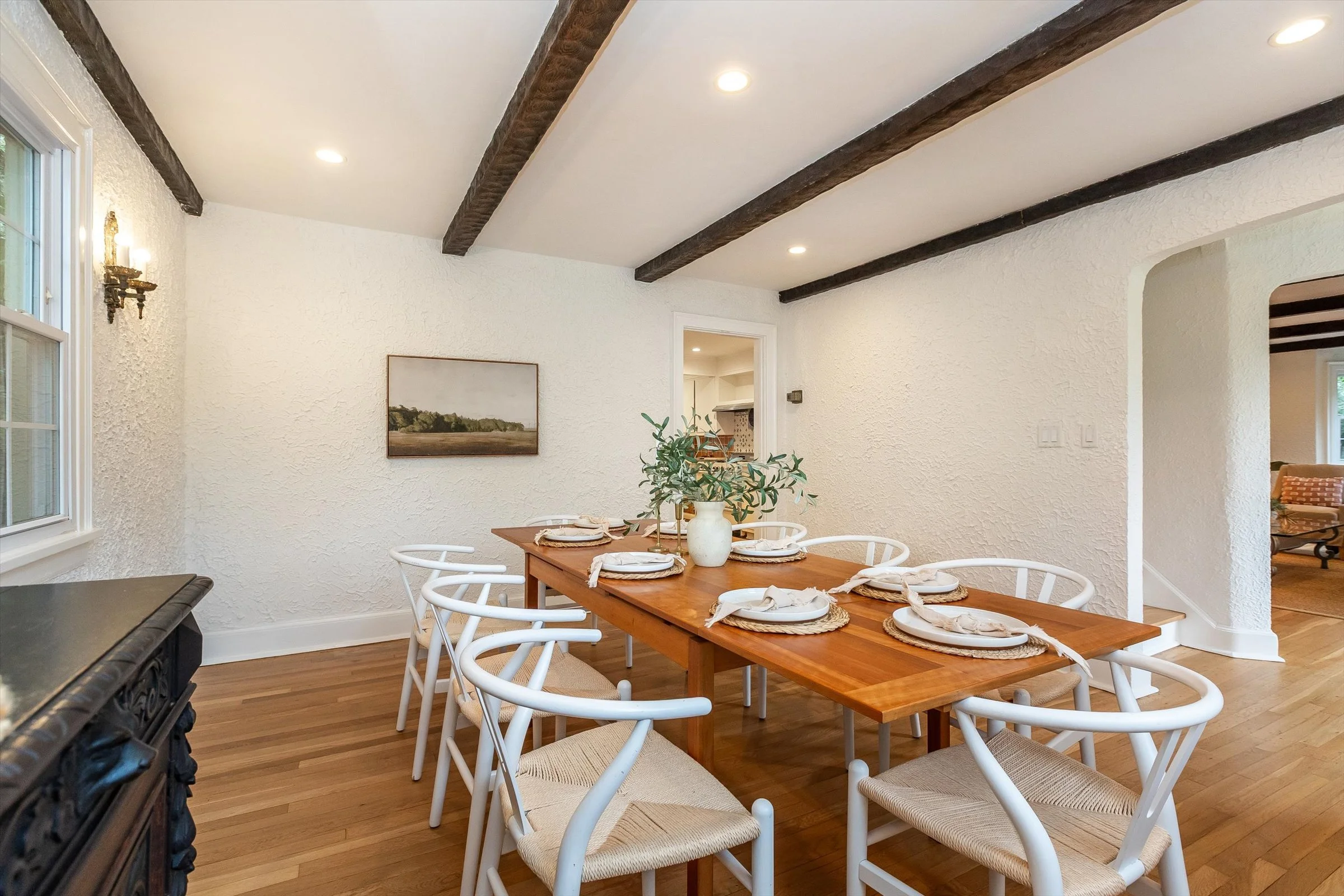 28-Dining Room.jpg